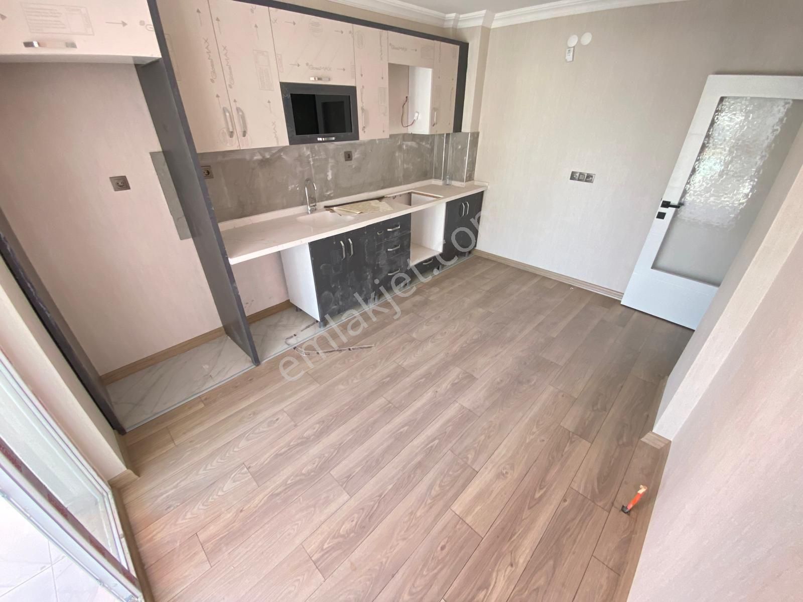 Ferudunçelik 8.cd Havuz Yakını 4.kat 3+1 Ön Cephe Ç.banyo Vestiyer Duşakabin D.kagıtlı - Görsel 2