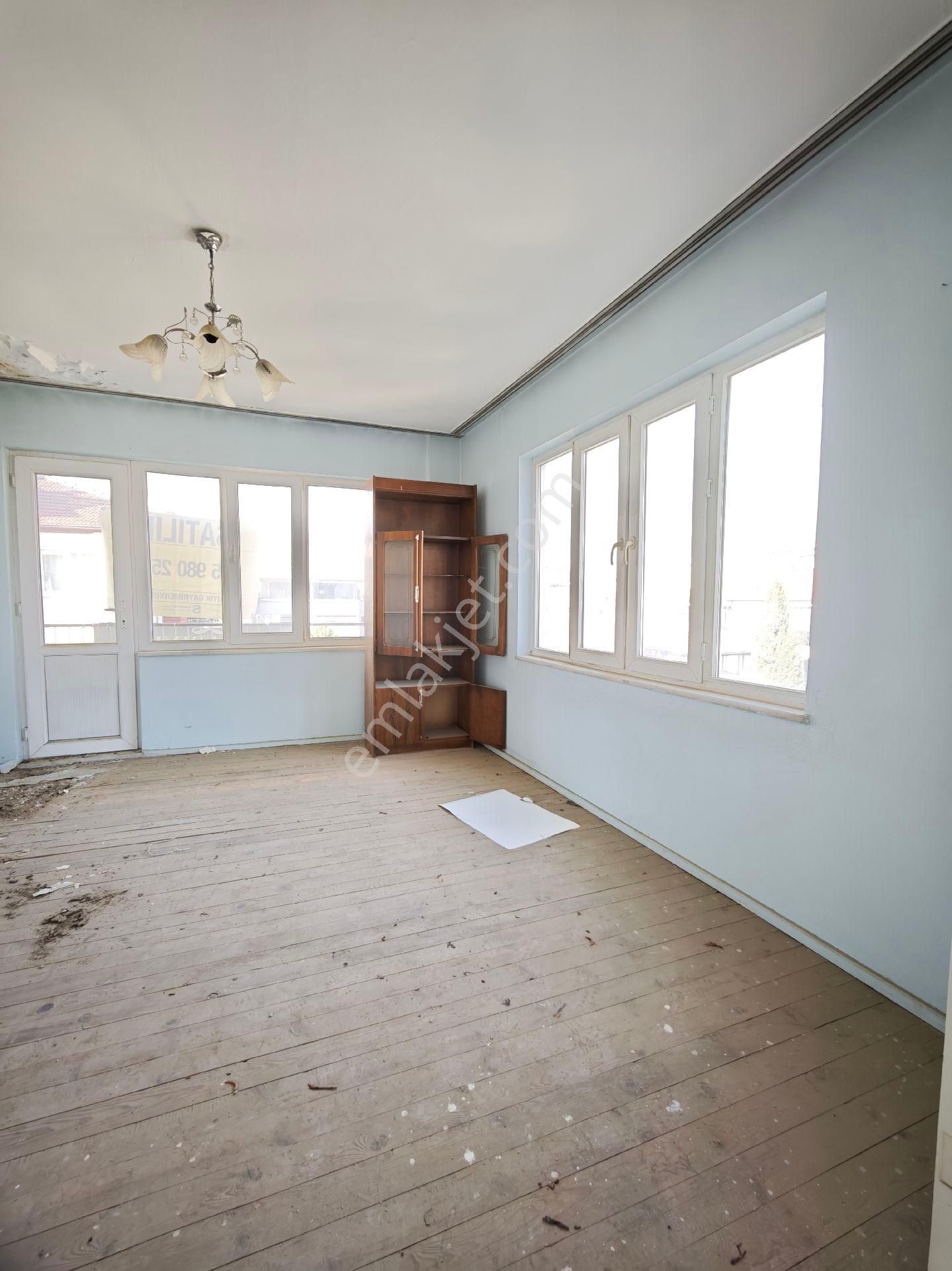 Akkonak'ta Geniş 3+1 Uygun Fiyatlı Daire: Tadilata İhtiyacı - Görsel 2