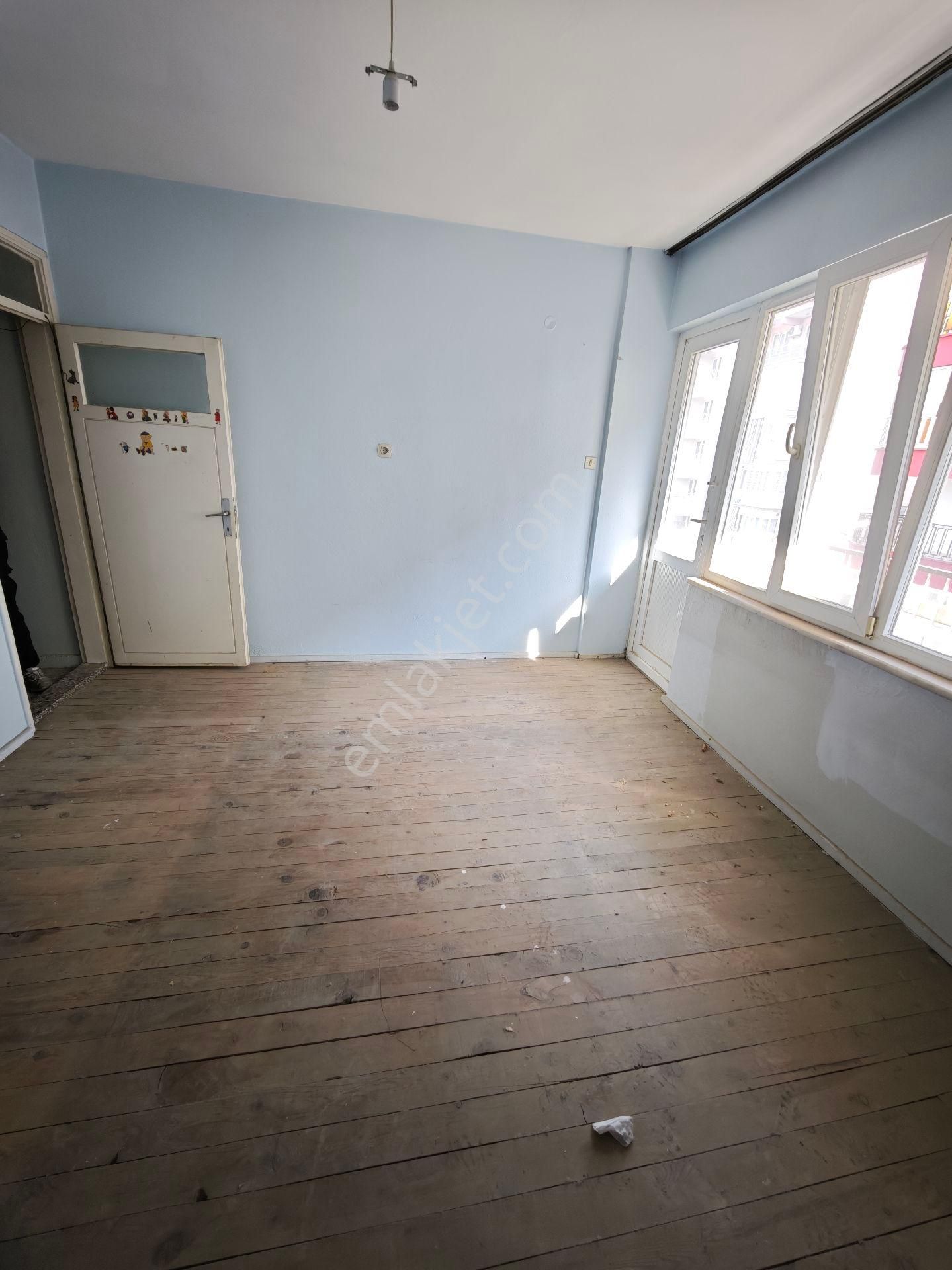 Akkonak'ta Geniş 3+1 Uygun Fiyatlı Daire: Tadilata İhtiyacı - Görsel 5