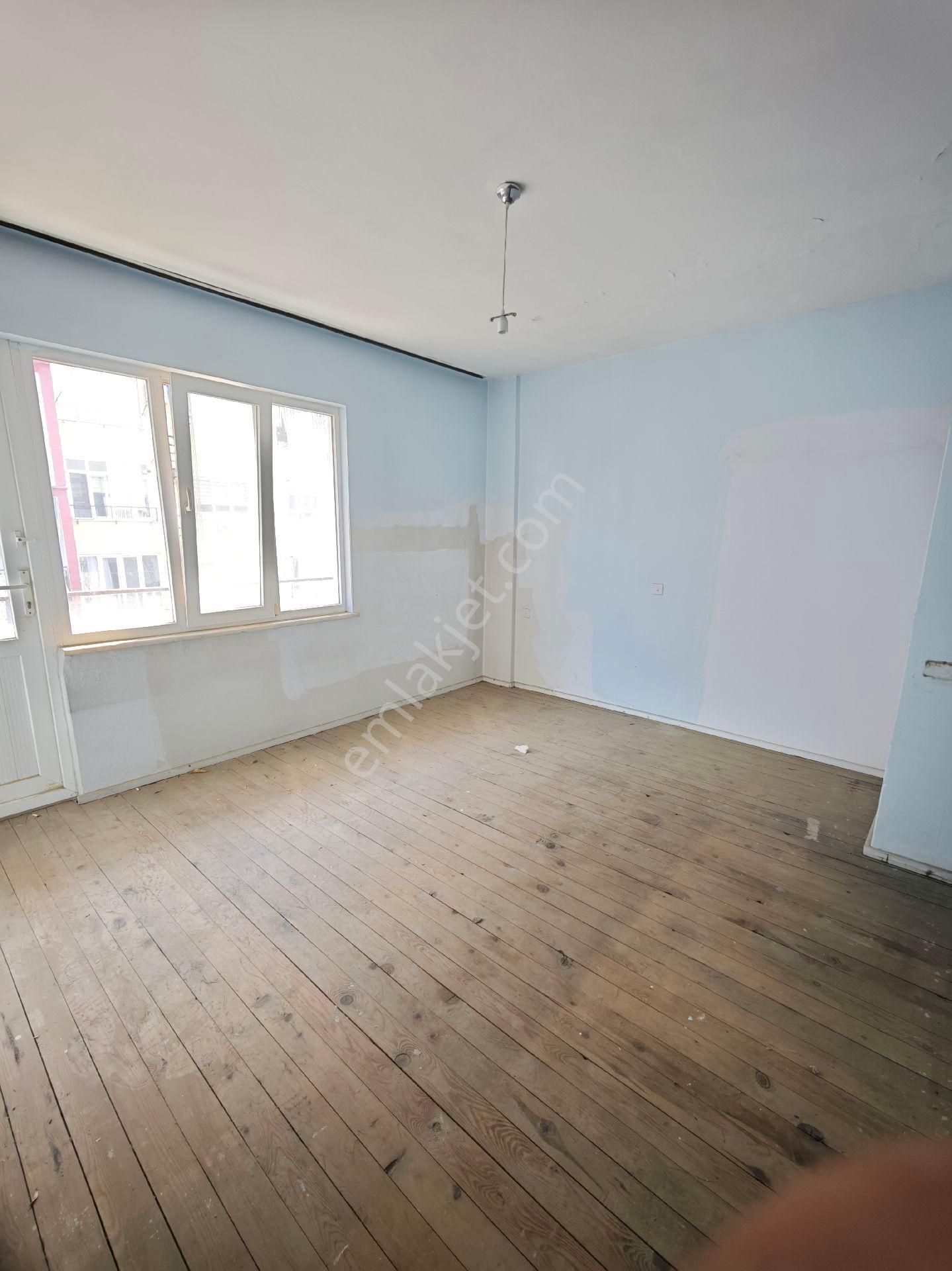 Akkonak'ta Geniş 3+1 Uygun Fiyatlı Daire: Tadilata İhtiyacı - Görsel 3