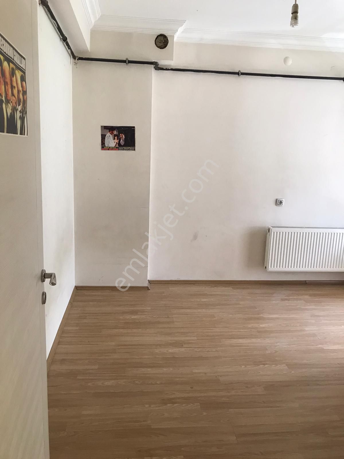 Nil Emlak Gyd Den Yenibağlarda Arakat Balkonlu 50m2 1+1 - Görsel 3