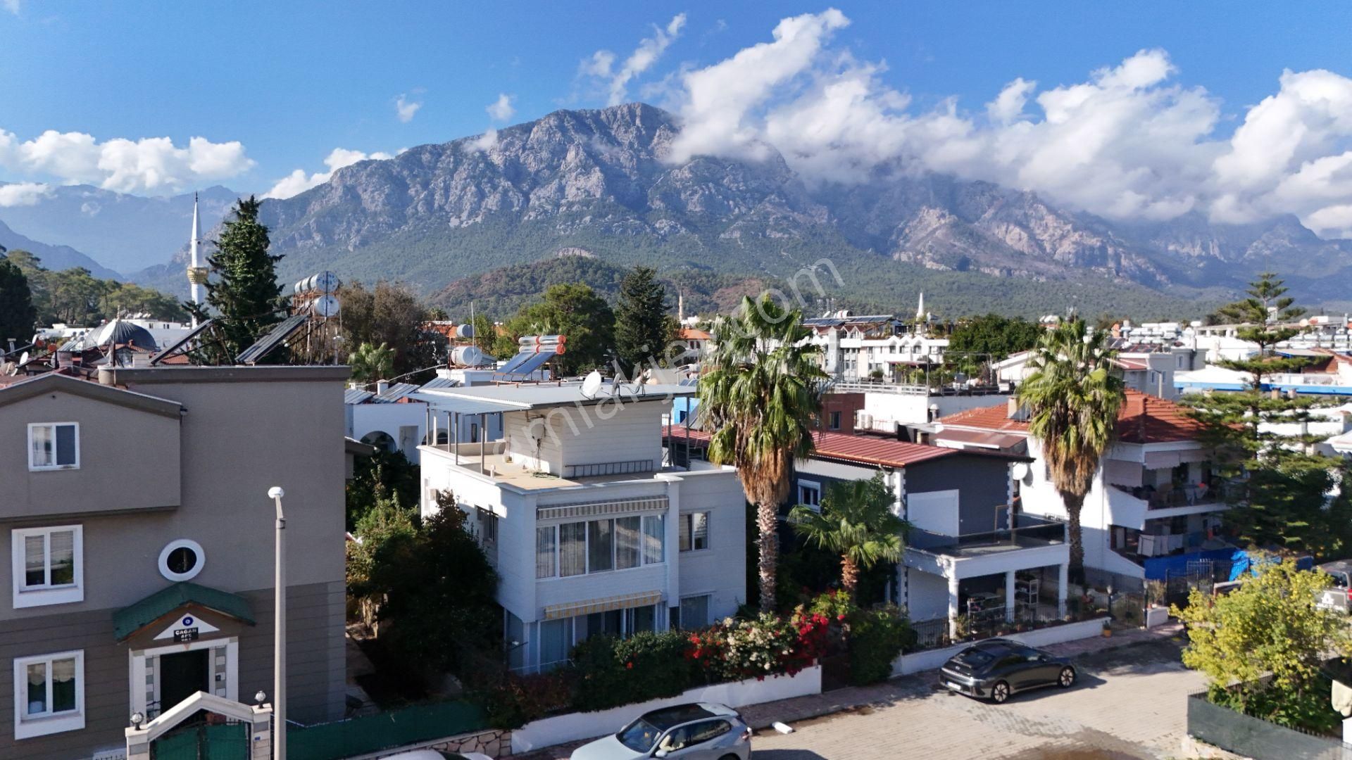 Yüksek Yatırım Potansiyeline Sahip Kemer Merkezde Satılık 4 Daireli Komple Bina - Görsel 2