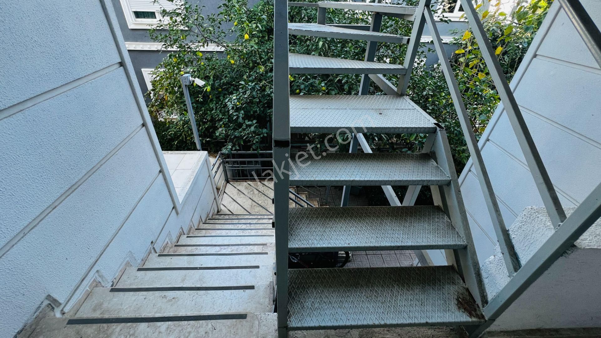 Yüksek Yatırım Potansiyeline Sahip Kemer Merkezde Satılık 4 Daireli Komple Bina - Görsel 32