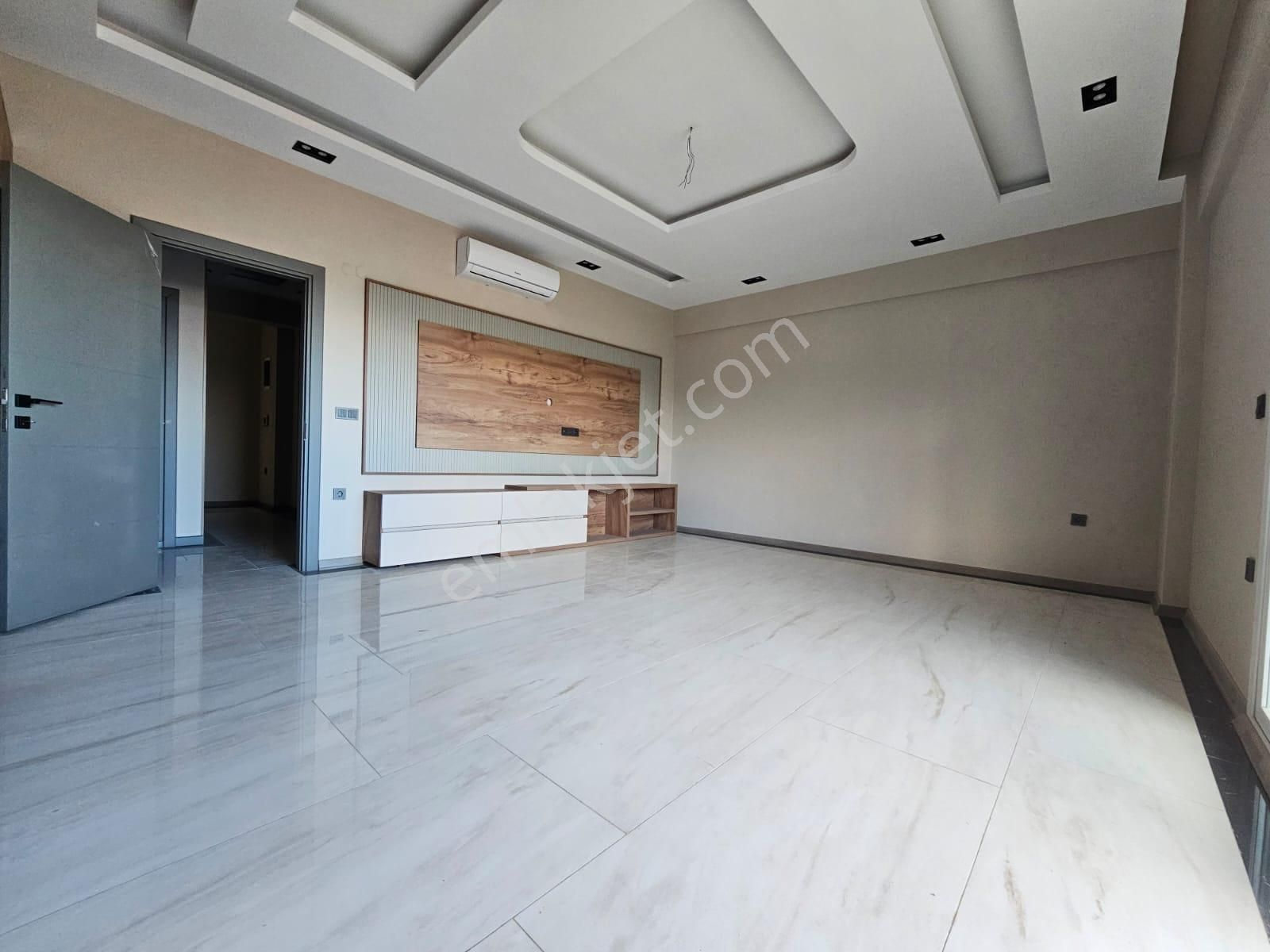 Kuşadası Değermendere Mh.de Havuzlu Site İçersinde Deniz Manzaralı 3+1 Daire - Görsel 3