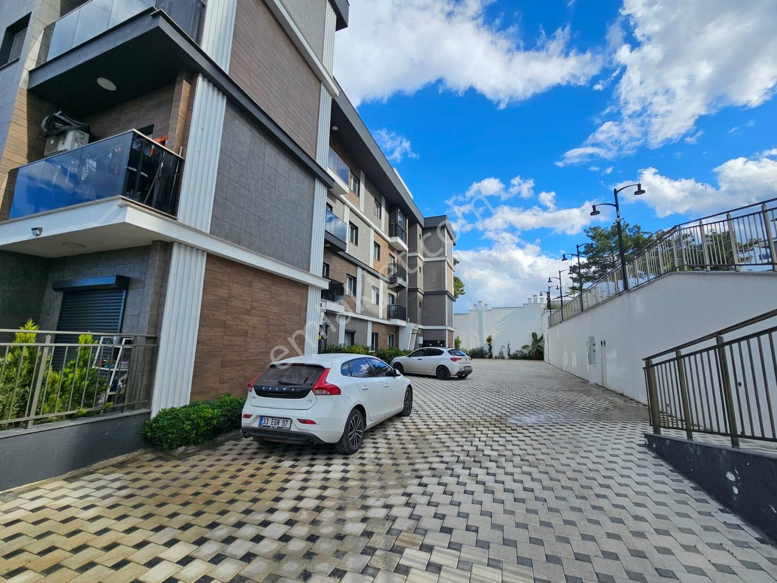 Kuşadası Değermendere Mh.de Havuzlu Site İçersinde Deniz Manzaralı 3+1 Daire - Görsel 14