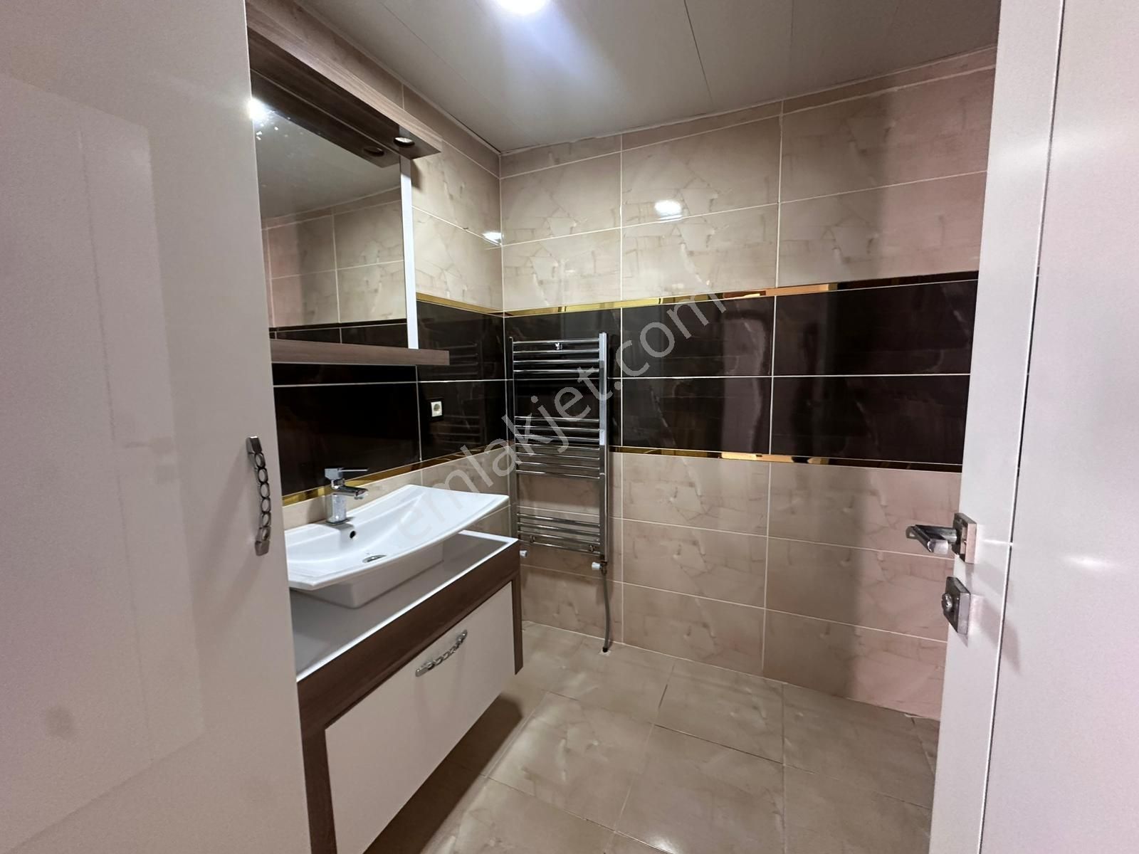 Han Emlak'tan Akdeniz'de Elit Peyzajlı Doğalgazlı Geniş 4+1 - Görsel 19