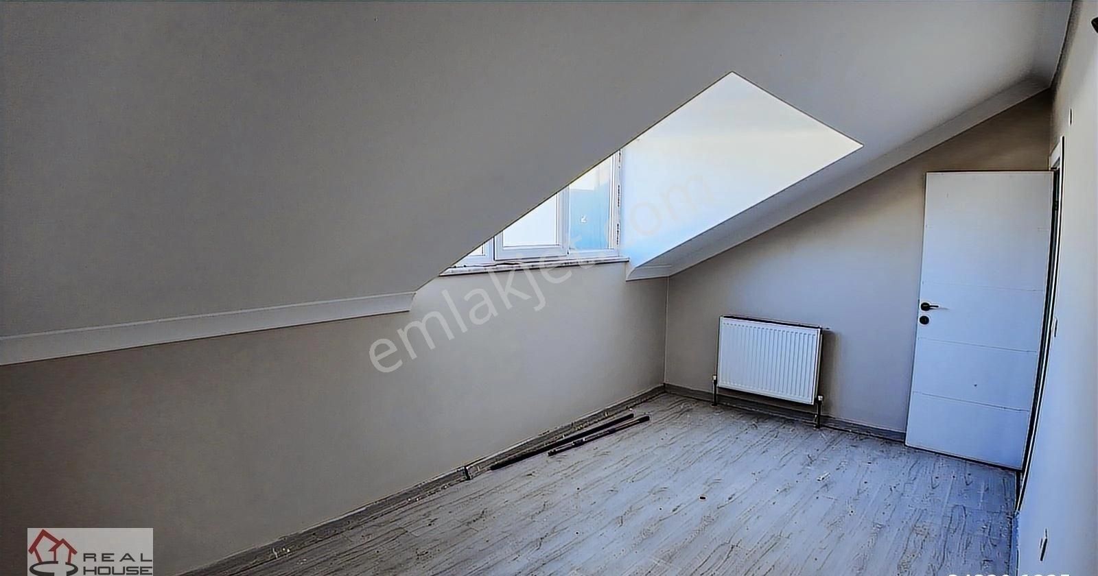 Kanarya Moon Tower Sitesinde Kiralık 4+1 Göl Manzaralı Dubleks - Görsel 3