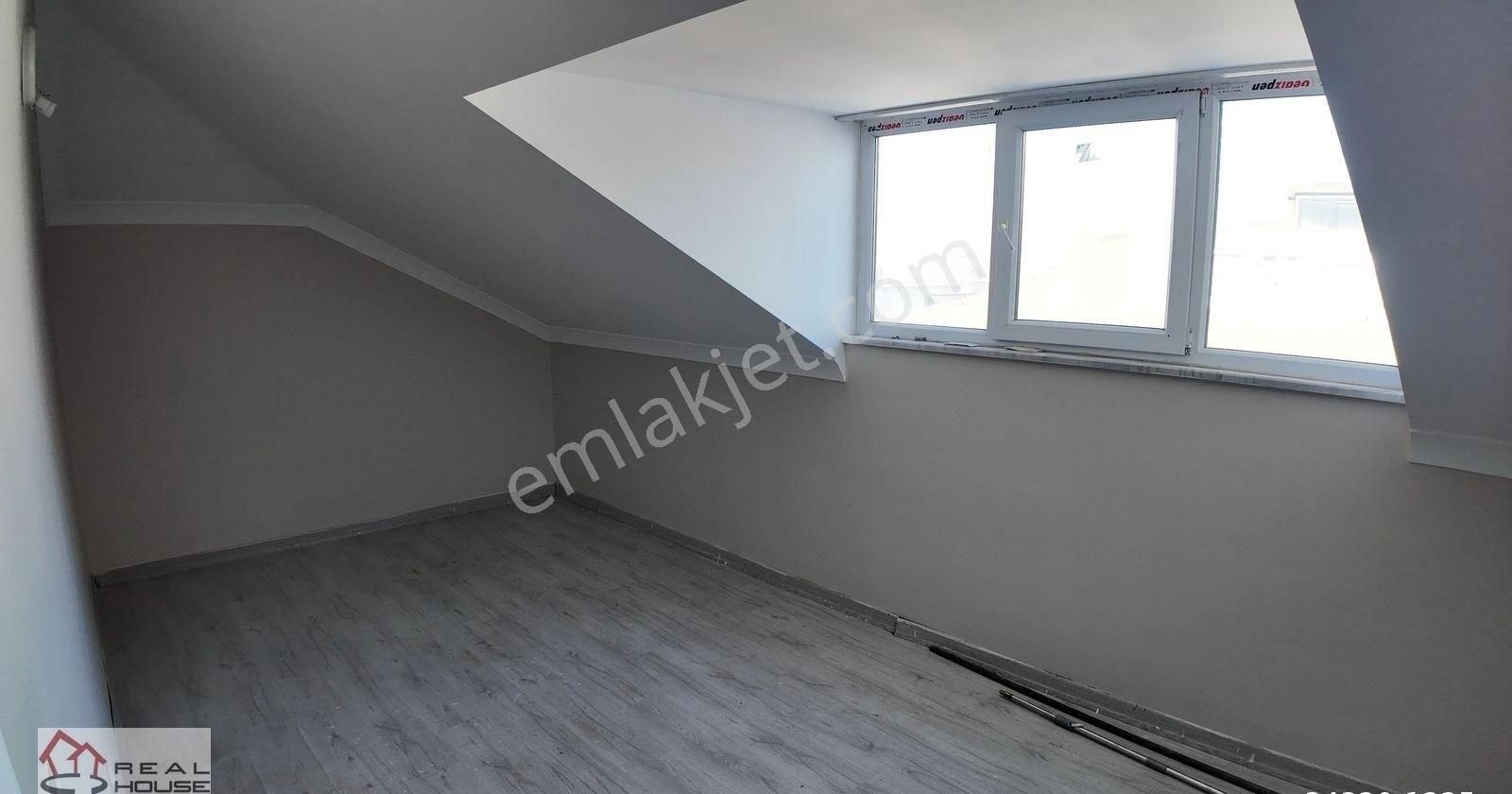 Kanarya Moon Tower Sitesinde Kiralık 4+1 Göl Manzaralı Dubleks - Görsel 21