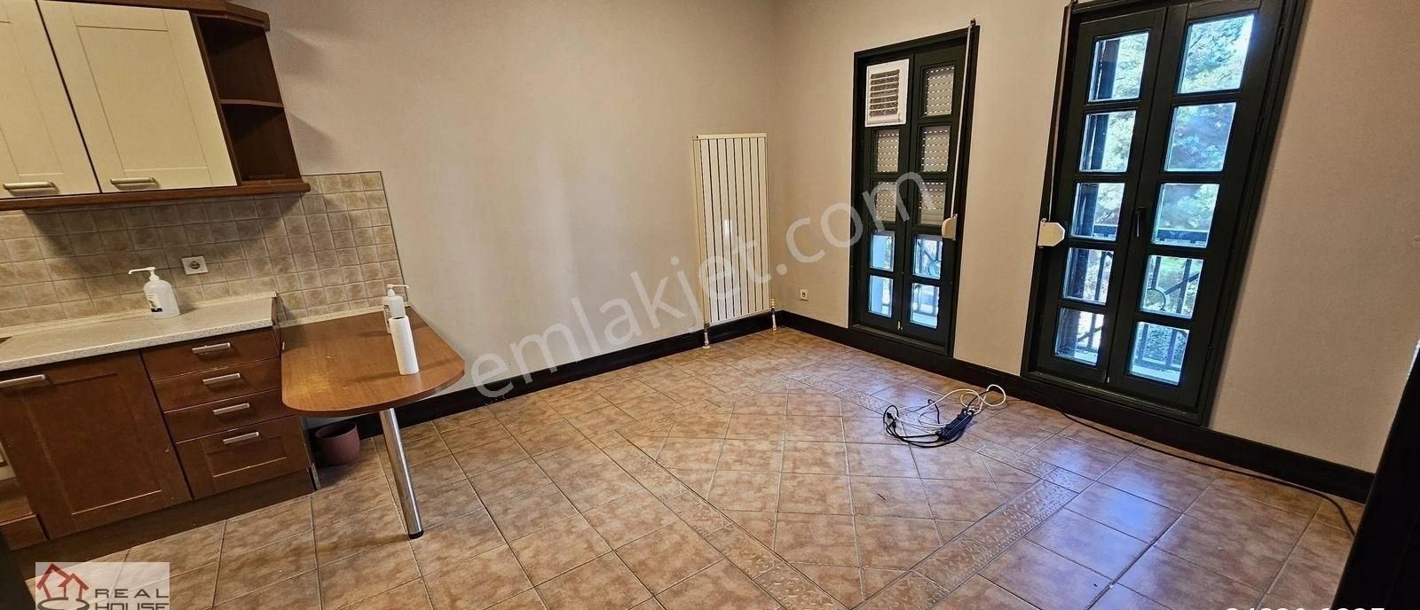 Bahçeşehir Gölet Otoparklı Bahçeli Tripleks Villa & İş Yeri - Görsel 27