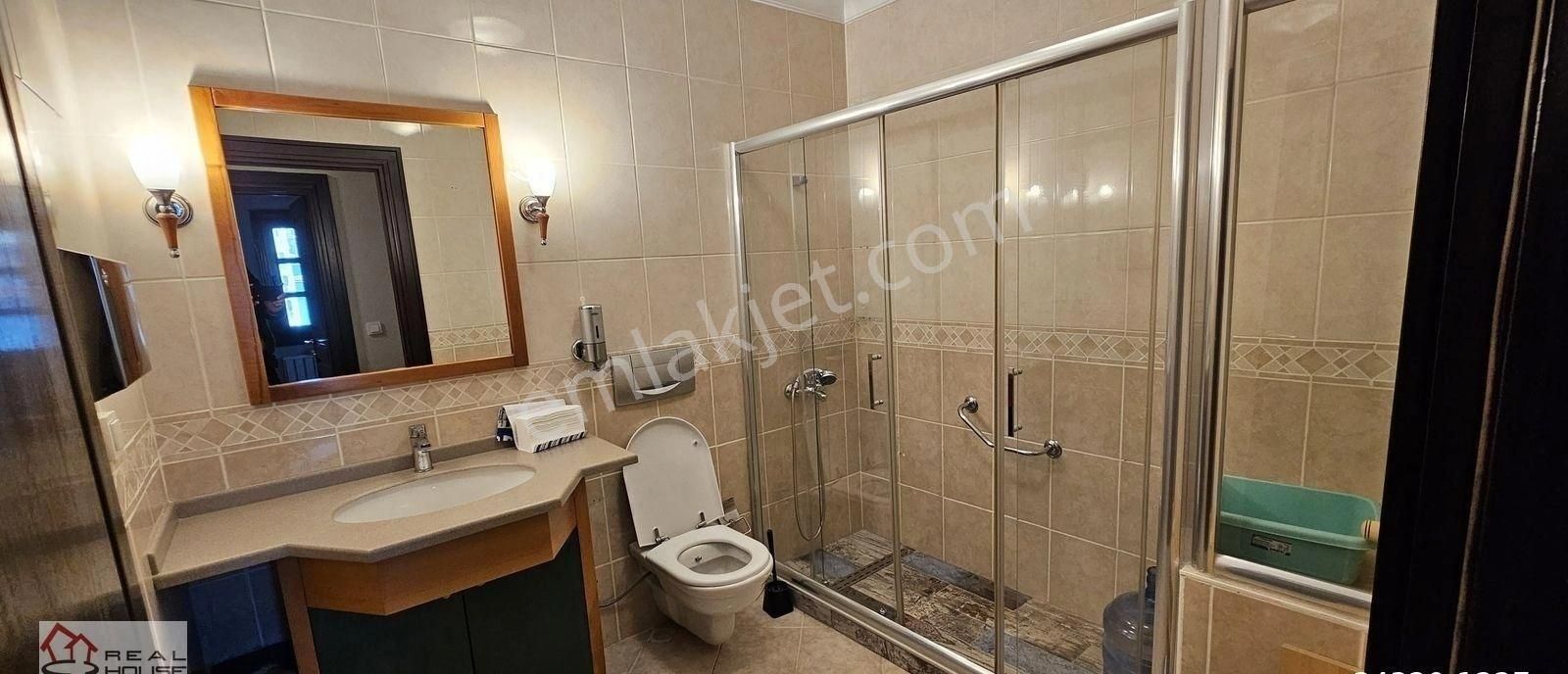 Bahçeşehir Gölet Otoparklı Bahçeli Tripleks Villa & İş Yeri - Görsel 35