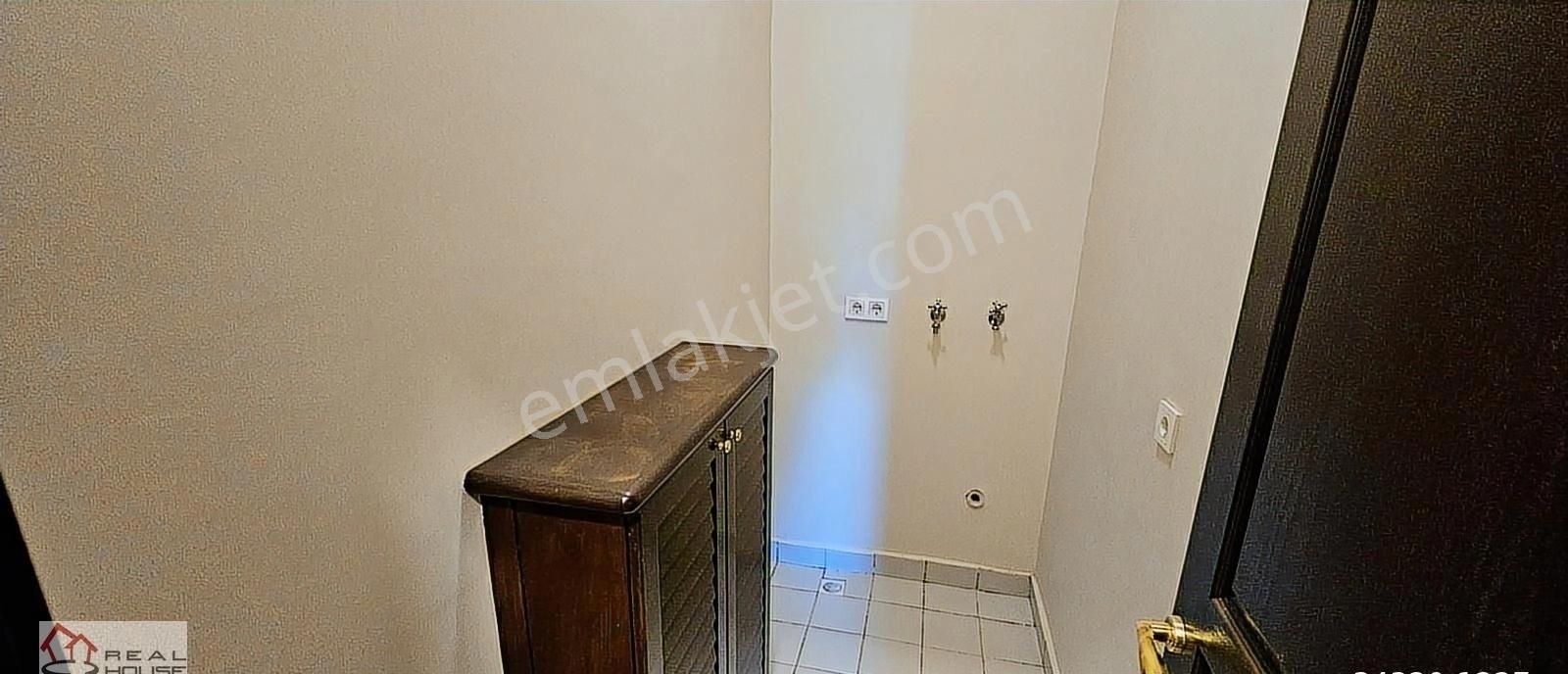 Bahçeşehir Gölet Otoparklı Bahçeli Tripleks Villa & İş Yeri - Görsel 12