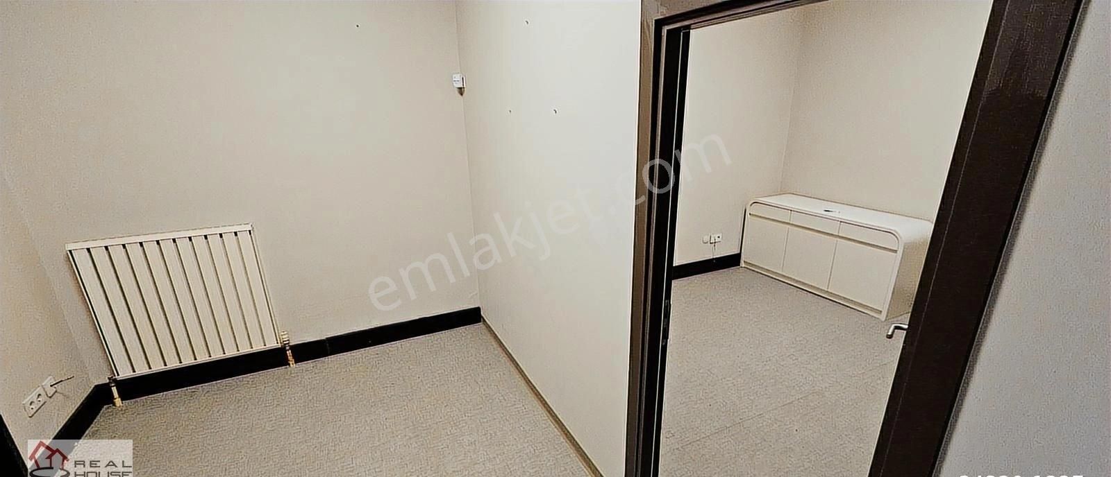 Bahçeşehir Gölet Otoparklı Bahçeli Tripleks Villa & İş Yeri - Görsel 7