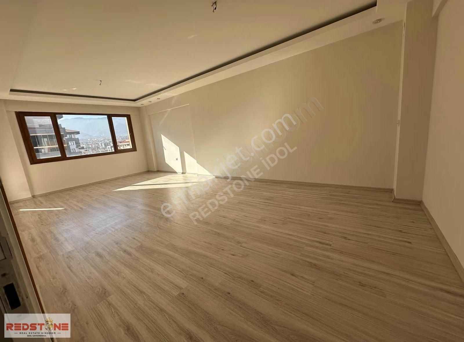 Site İçinde, Geniş Ve Ferah Kiralık Daire