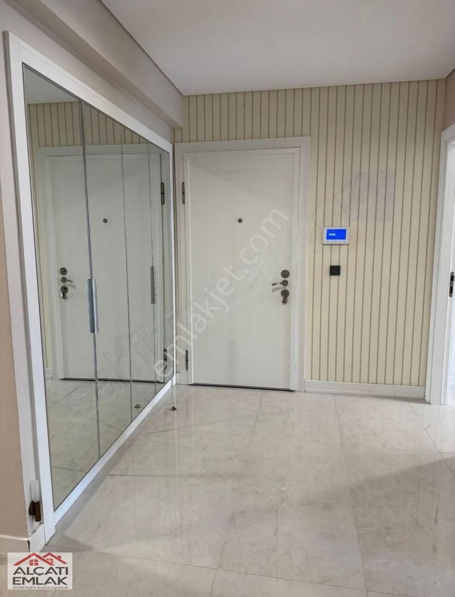 Başakşehir Avrupa Konutlarında Boş Taşınmaya Hazır Kiralık 4+1 - Görsel 18