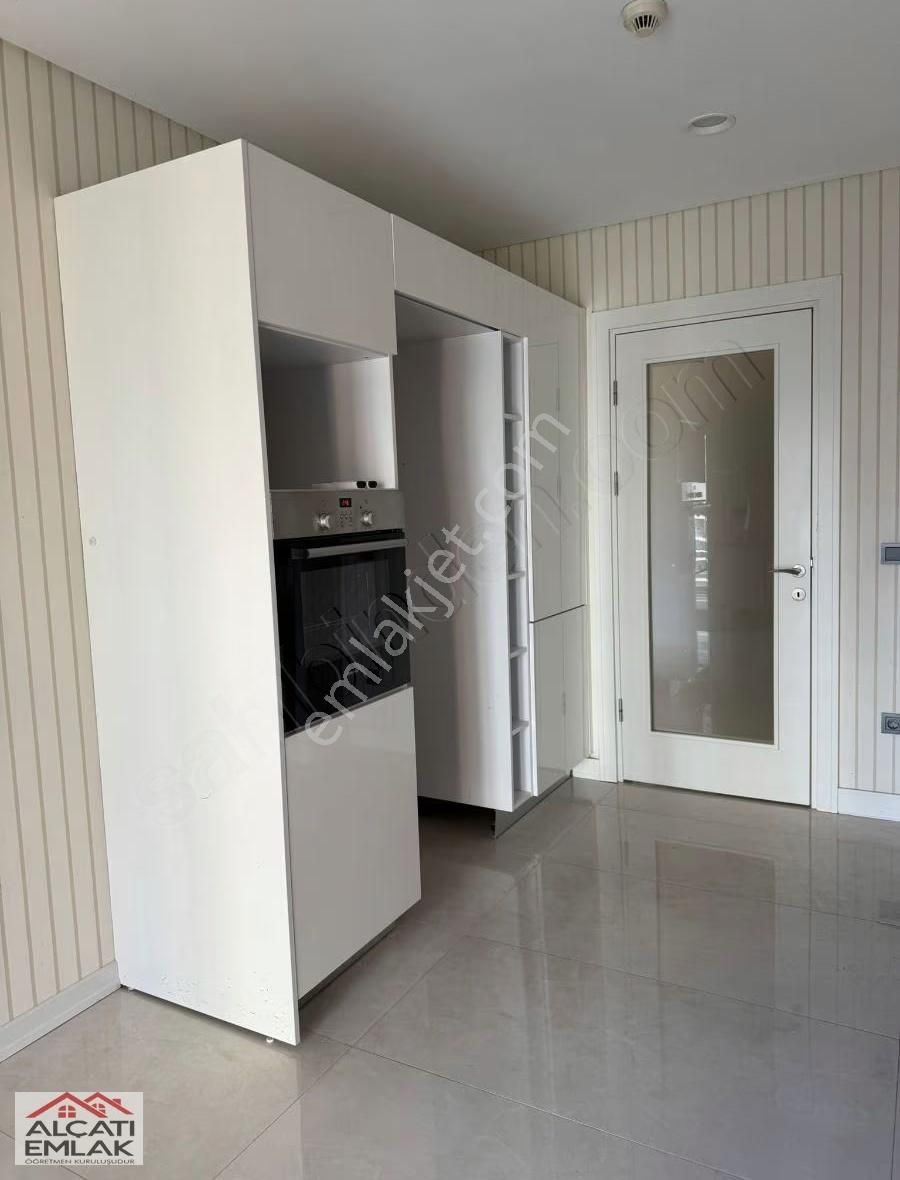 Başakşehir Avrupa Konutlarında Boş Taşınmaya Hazır Kiralık 4+1 - Görsel 24