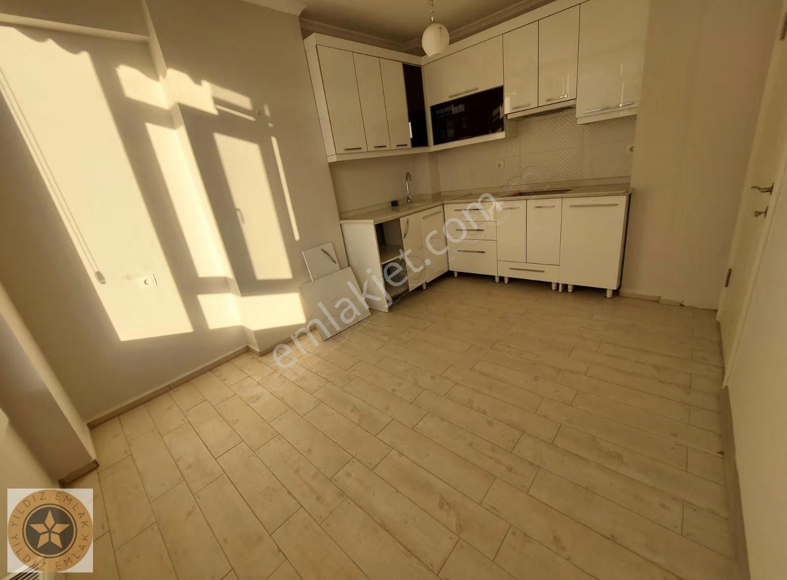 Ticari İşyerine Uygun Fiyat Düştü Yeşilova Mh. 3+1 Arakat Bulunmaz Fırsat Kaçırmayın