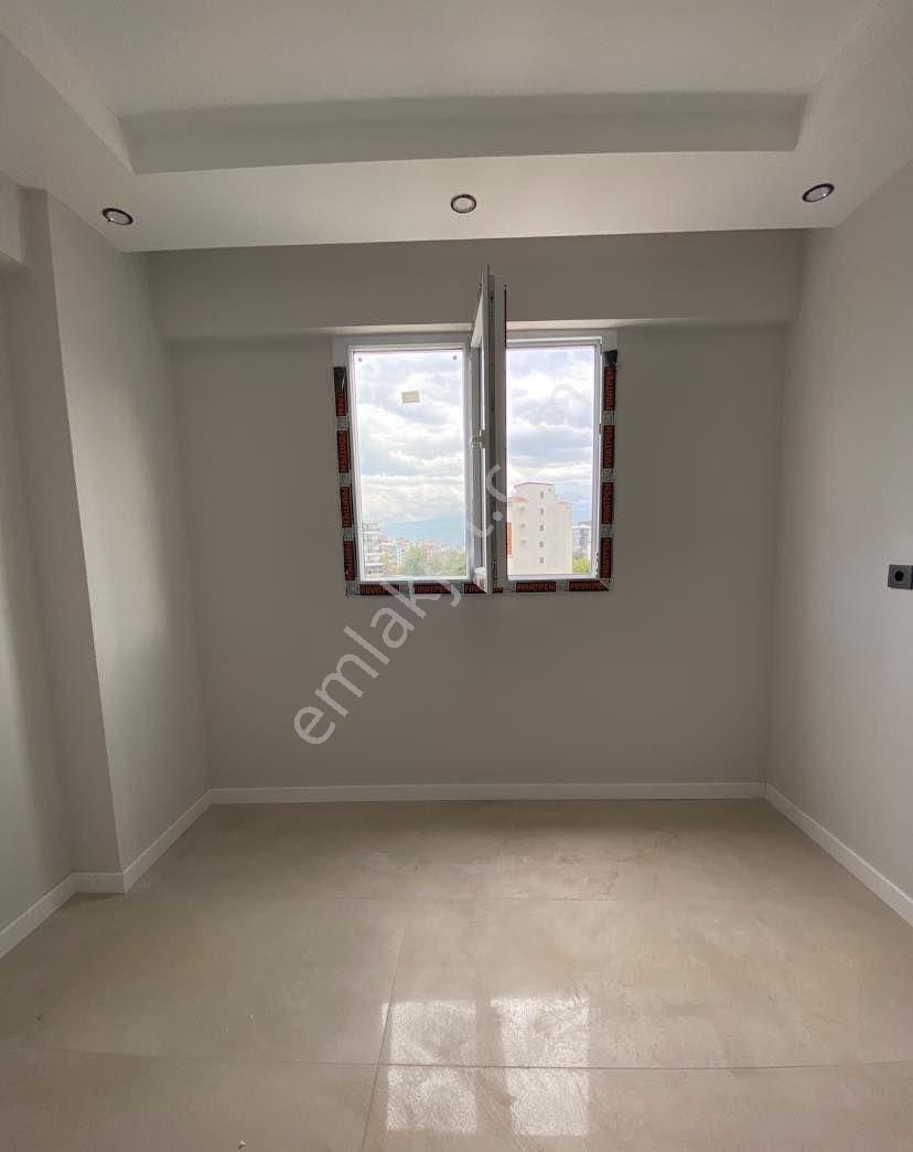 Yeşil Mahallede 3 Katlı Bina Ayrıcalığıyla Lüx İşçilikli Sıfır 3+2 Daire - Görsel 16