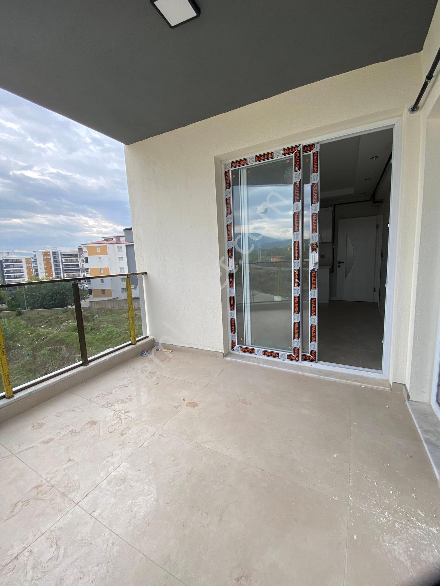 Yeşil Mahallede 3 Katlı Bina Ayrıcalığıyla Lüx İşçilikli Sıfır 3+2 Daire - Görsel 2