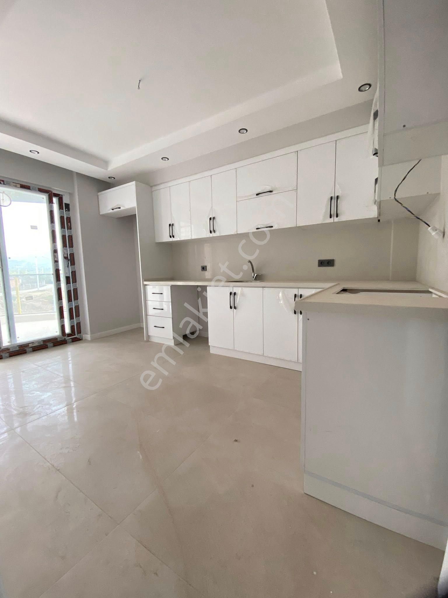Yeşil Mahallede 3 Katlı Bina Ayrıcalığıyla Lüx İşçilikli Sıfır 3+2 Daire - Görsel 13