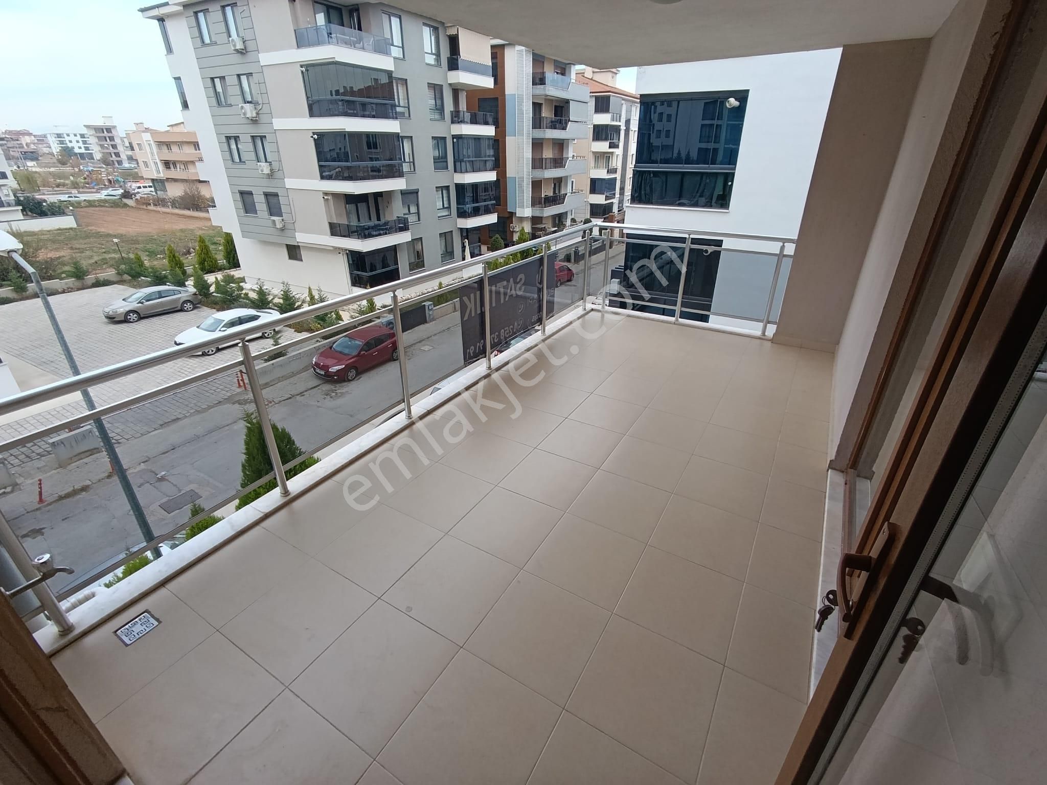 Blokyapı'dan Yenişafakta Ebeveyn Banyolu 140 M2 Arakat 2+1 Daire - Görsel 4