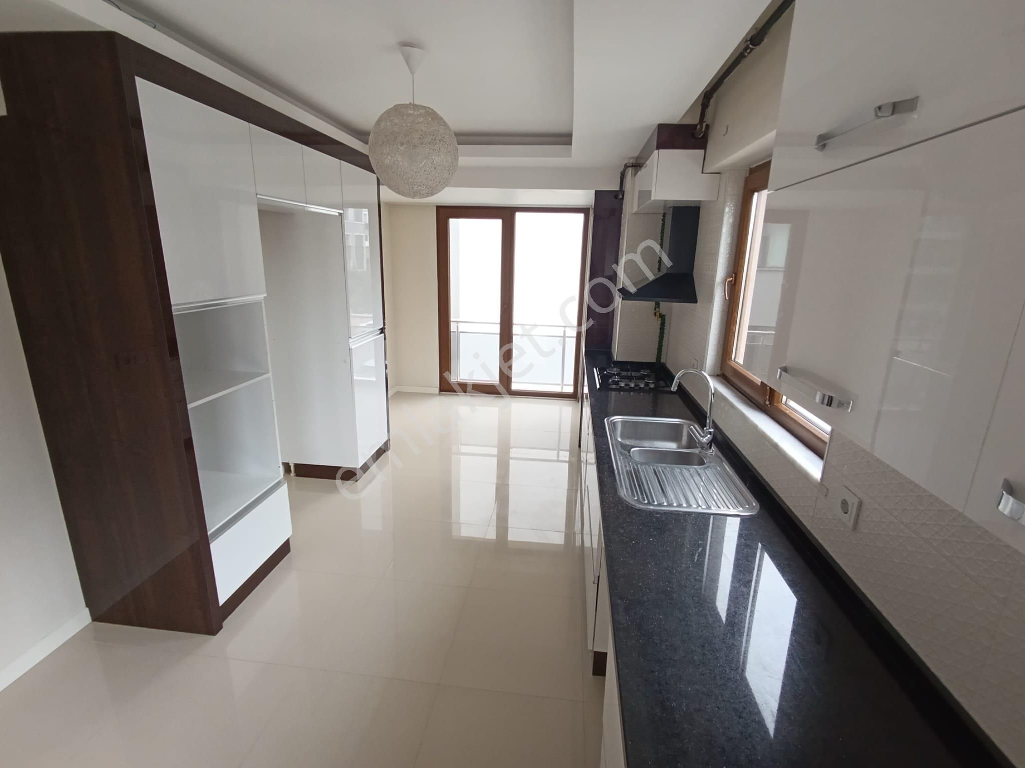 Blokyapı'dan Yenişafakta Ebeveyn Banyolu 140 M2 Arakat 2+1 Daire - Görsel 2