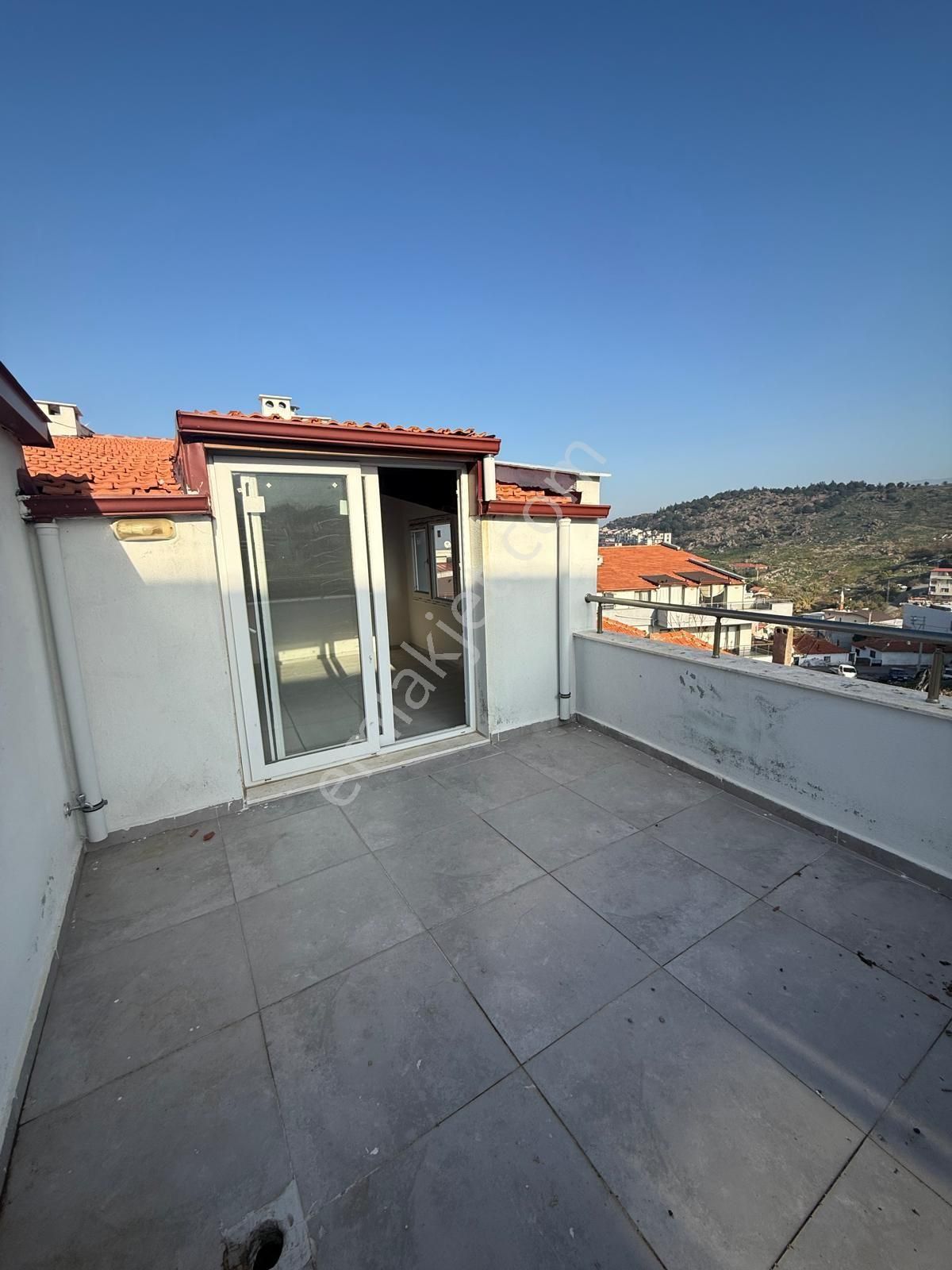 Saadet Korkmaz Emlak'tan Dikili İsmetpaşa'da Satılık 3+1 Dubleks Daire - Görsel 35