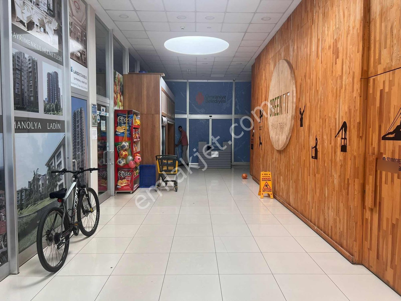 Ümraniye -yeşil Vadi Konaklarında 180 M2 Kullanım Alanlı İşyeri - Görsel 2