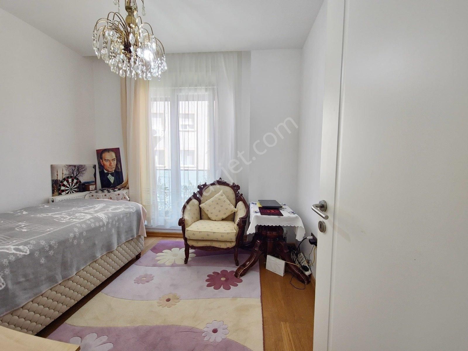 Suadiye Ayşekadında Havuzlu,balkonlu,ebeveynli Prestijli Binada - Görsel 11