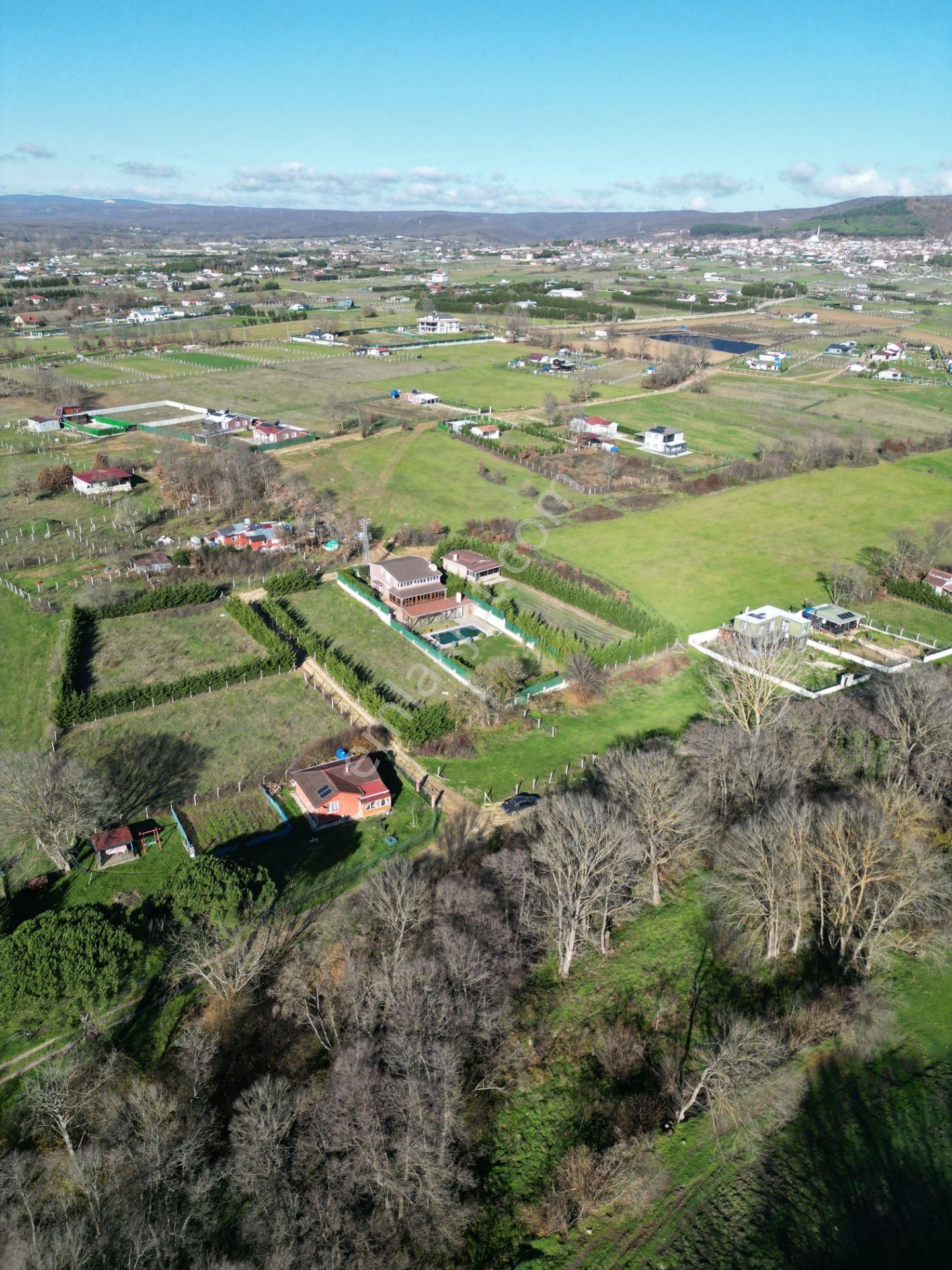 Gelişen Bölge Çatalca Atatürk'de Yerleşim İçinde 422m2 Satılık !