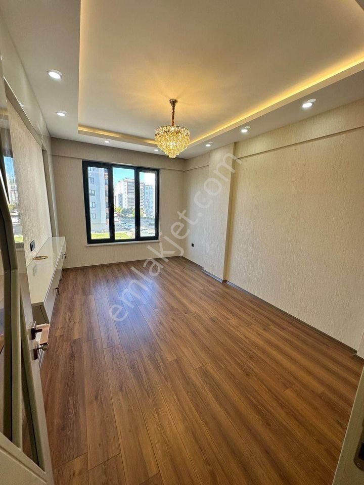 Beylikdüzü'nde Merkezi Konumda Toplu Ulaşıma Yakın 2+1 Lüx Daire - Görsel 5