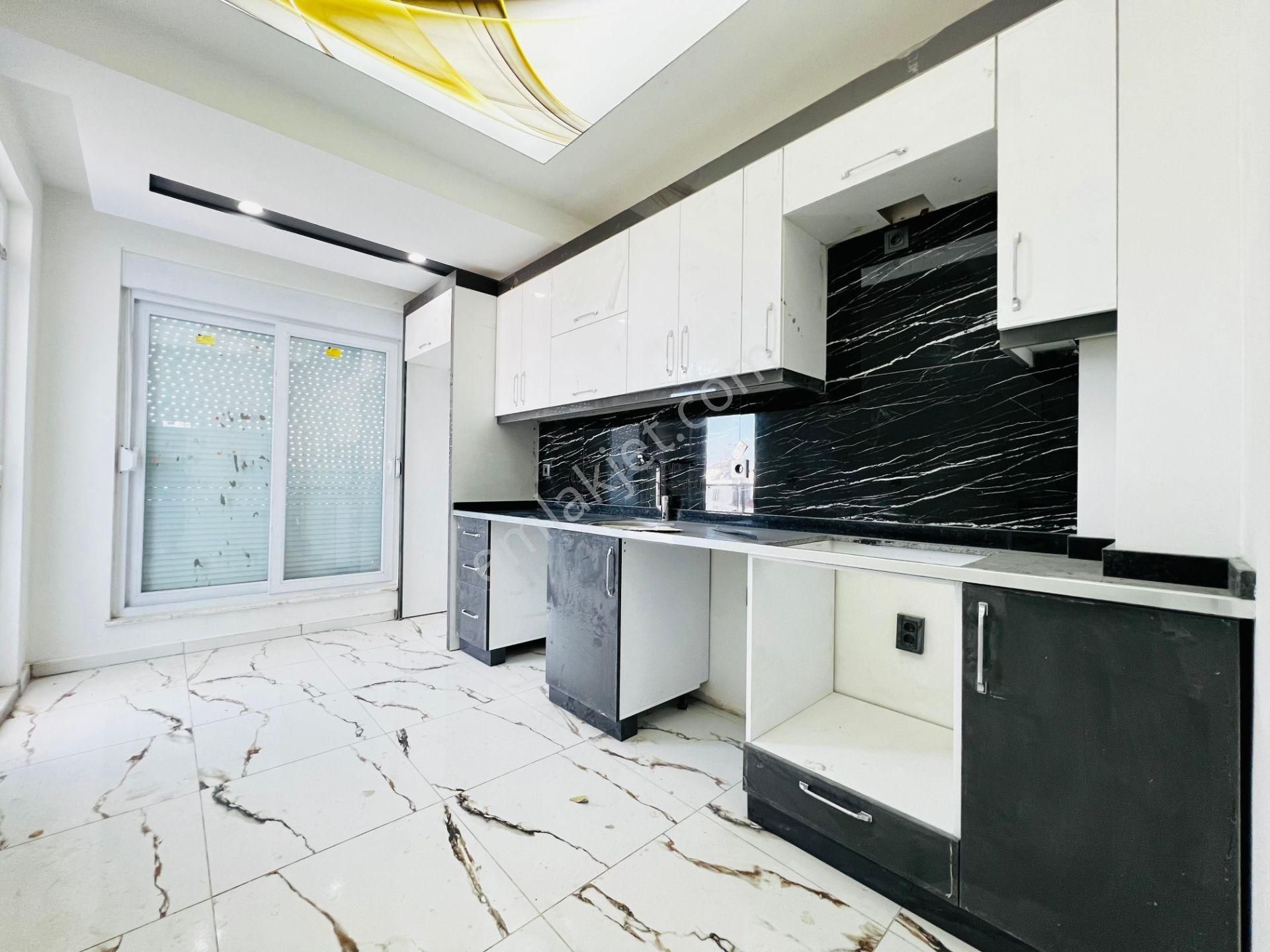 Antalya Fevzi Çakmakta Geniş 2+1 | Asansörlü | Sıfır | Cadde Cepheli Manzaralı Daire