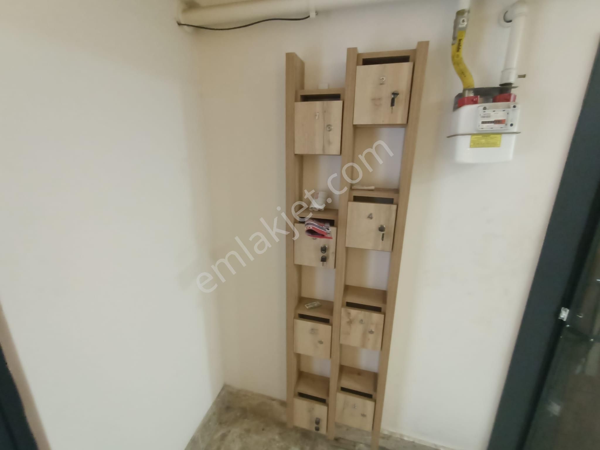 İzban Yakını Eşyalı 2+1 Doğalgazlı Köşe 2+1 Kiralık Daire - Görsel 3