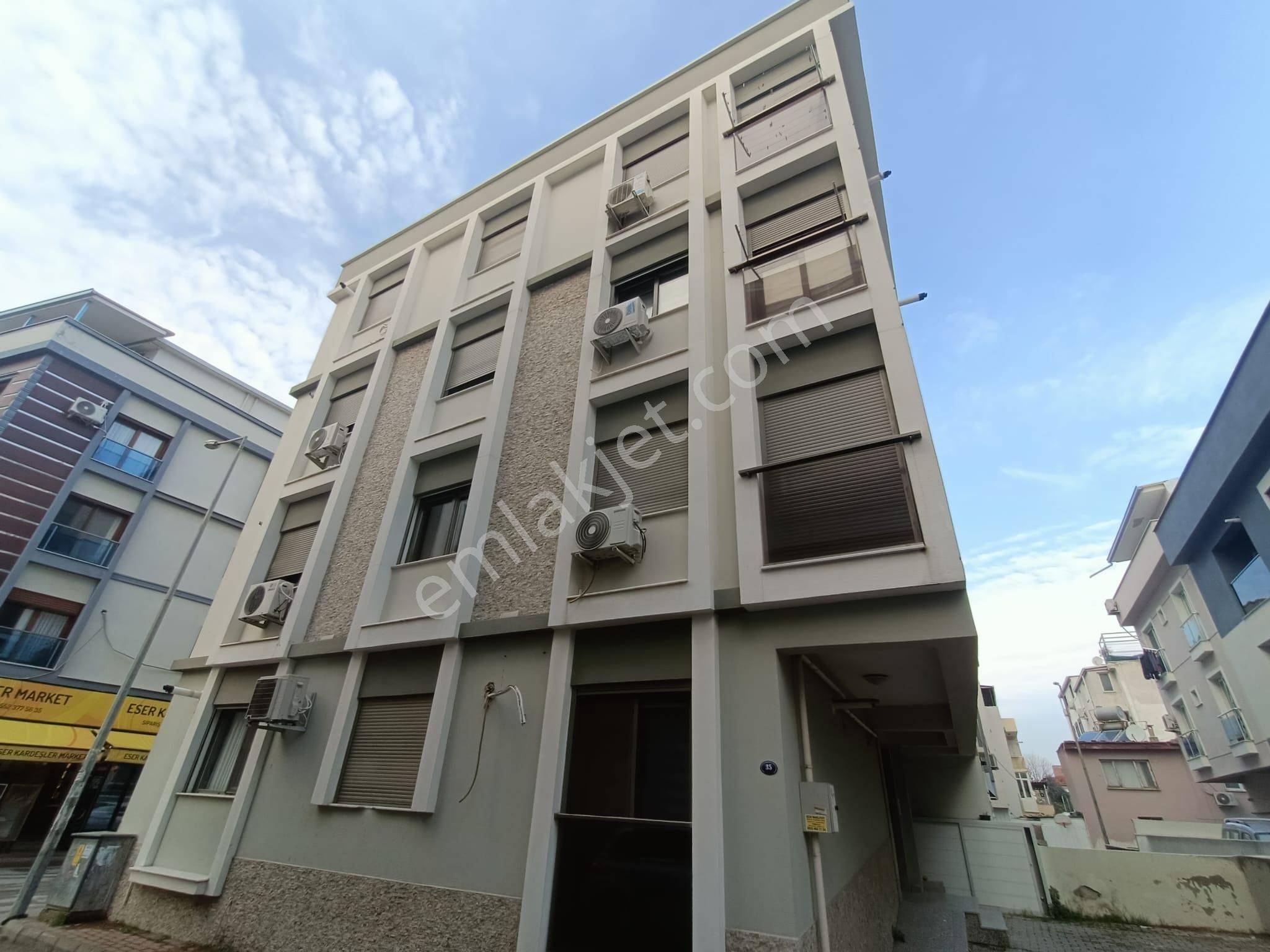 İzban Yakını Eşyalı 2+1 Doğalgazlı Köşe 2+1 Kiralık Daire