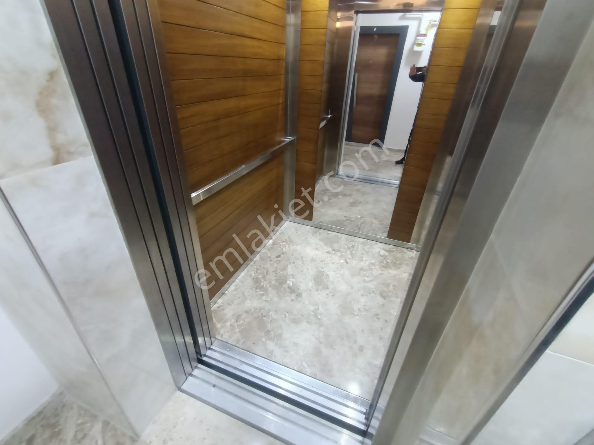 İzban Yakını Eşyalı 2+1 Doğalgazlı Köşe 2+1 Kiralık Daire - Görsel 11