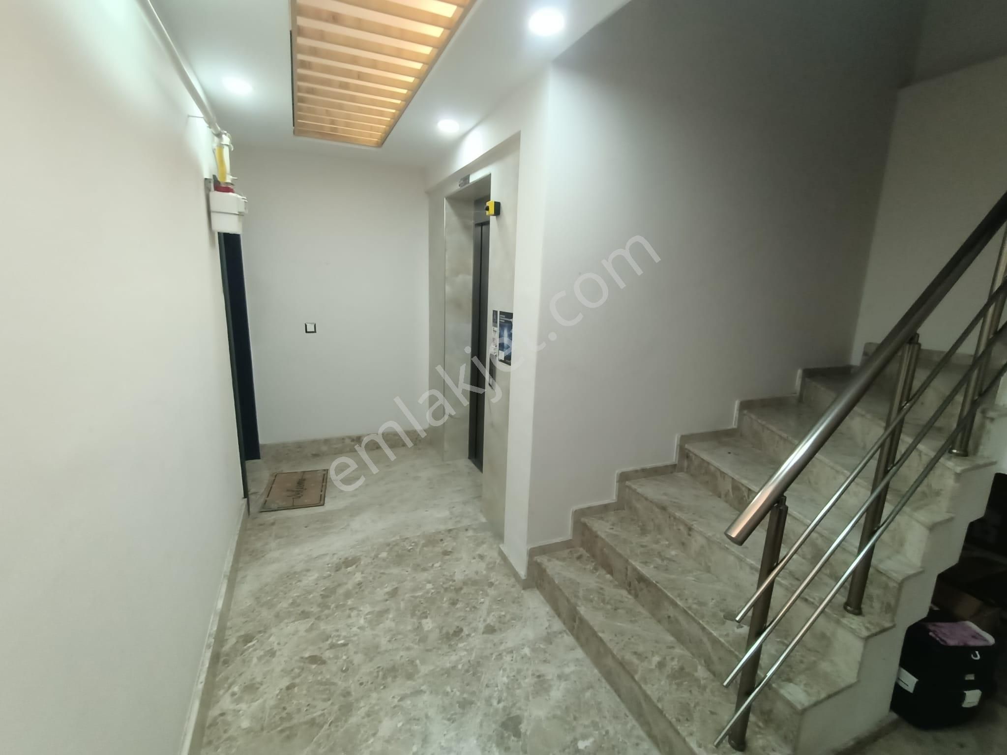 İzban Yakını Eşyalı 2+1 Doğalgazlı Köşe 2+1 Kiralık Daire - Görsel 32