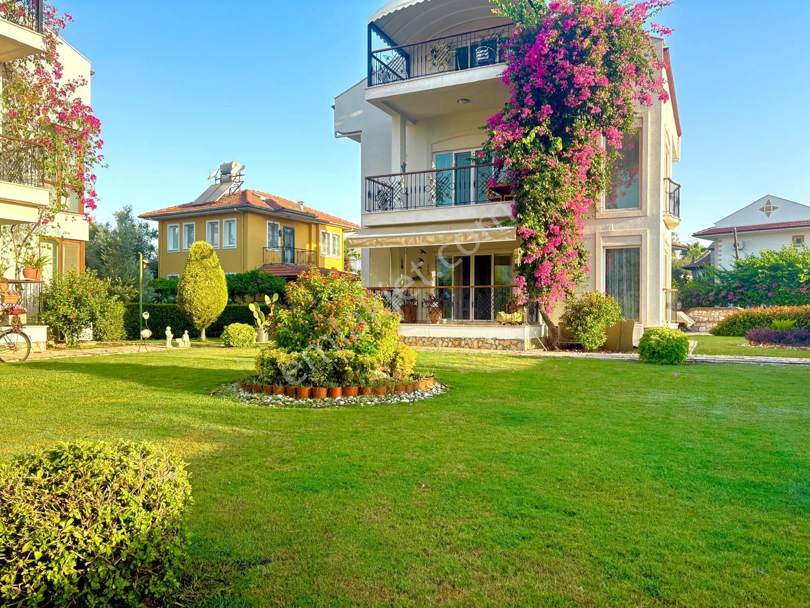 Stop’tan Foça Eşyalı 2+1 Bahçeli Yerden Isıtmalı Arakat