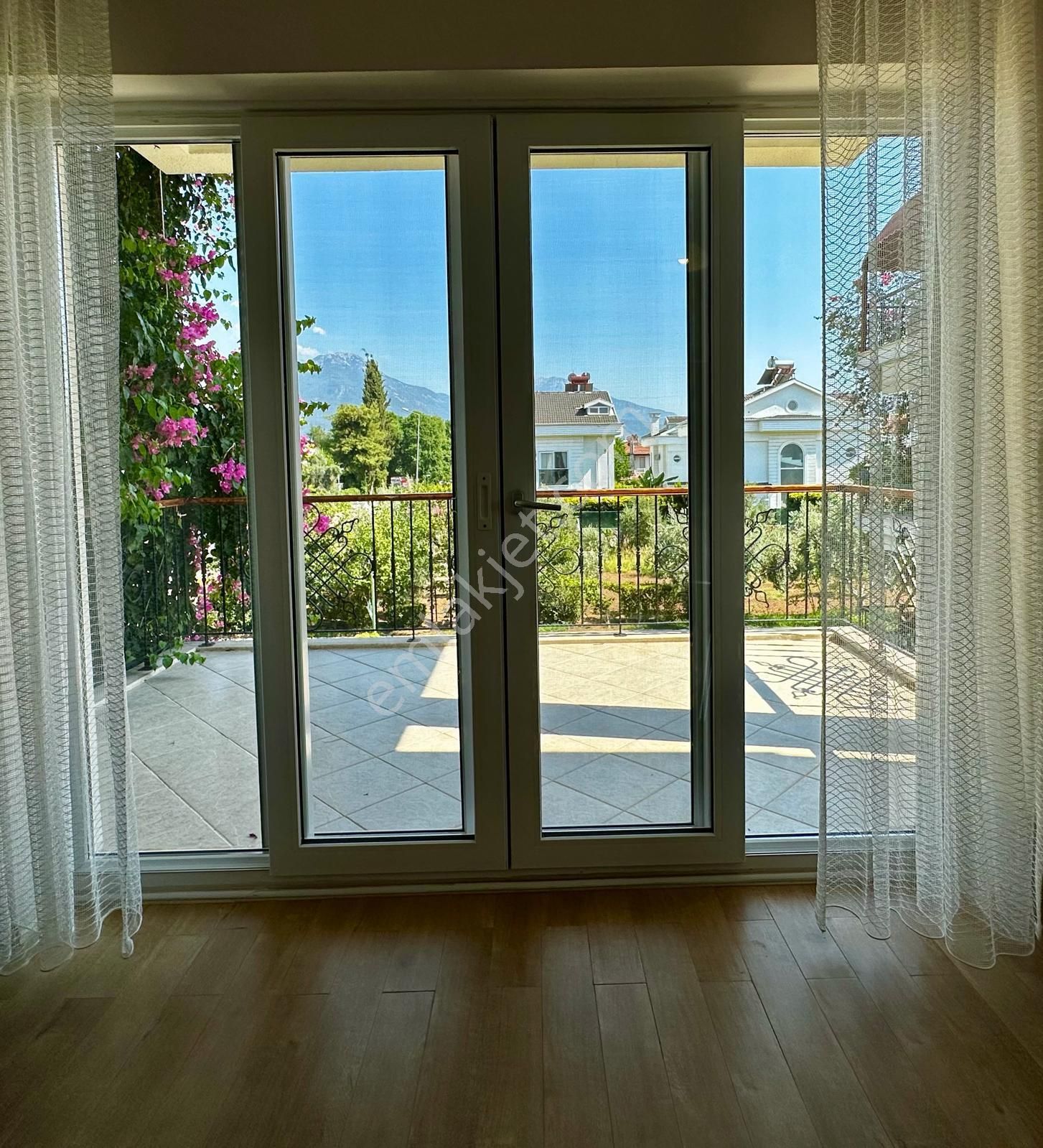 Stop’tan Foça Eşyalı 2+1 Bahçeli Yerden Isıtmalı Arakat - Görsel 32