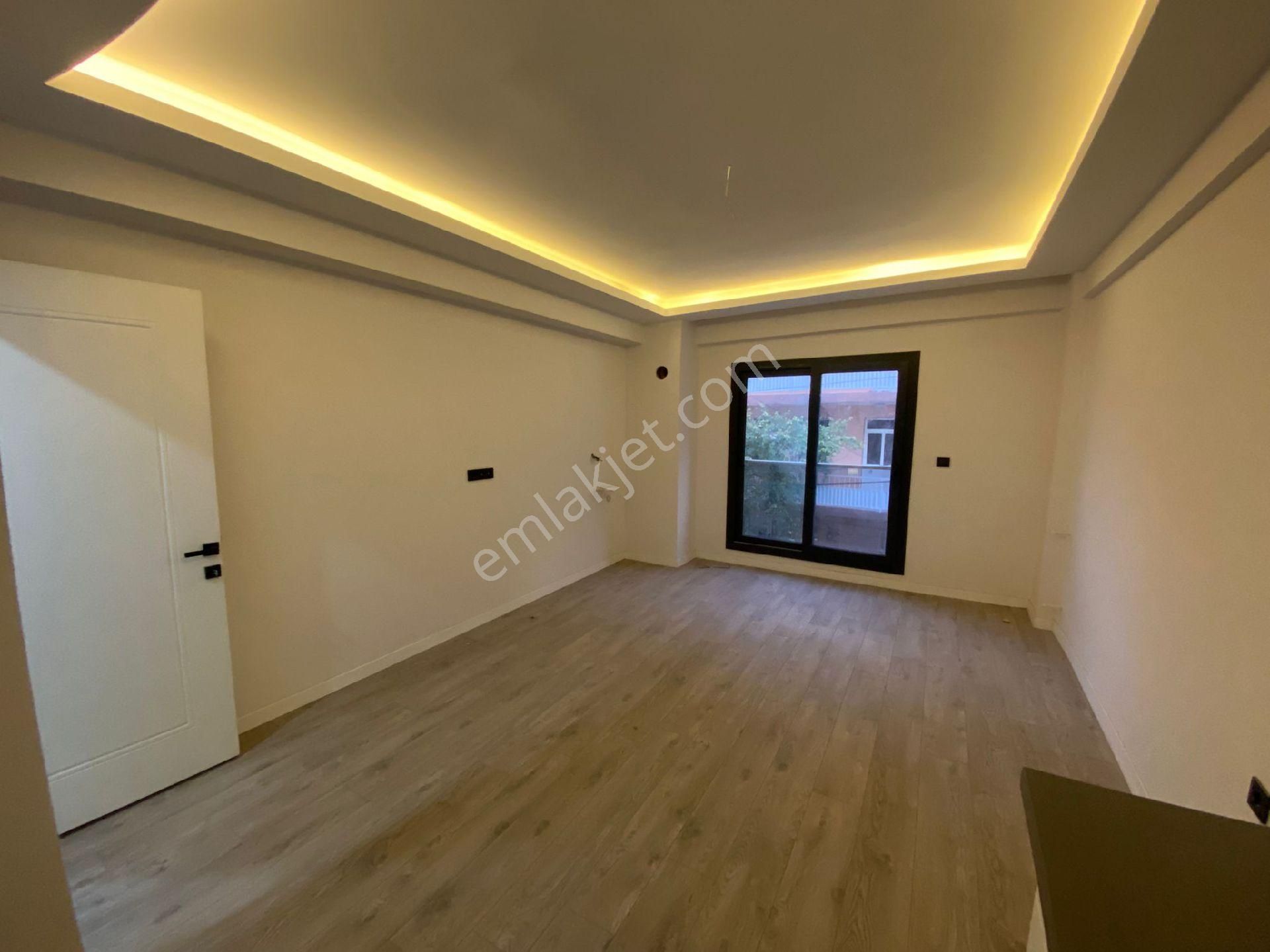 Sıfır İzban Duraklarına Yakın 2+1 Açık Mutfak Doğalgazlı Aydınlık