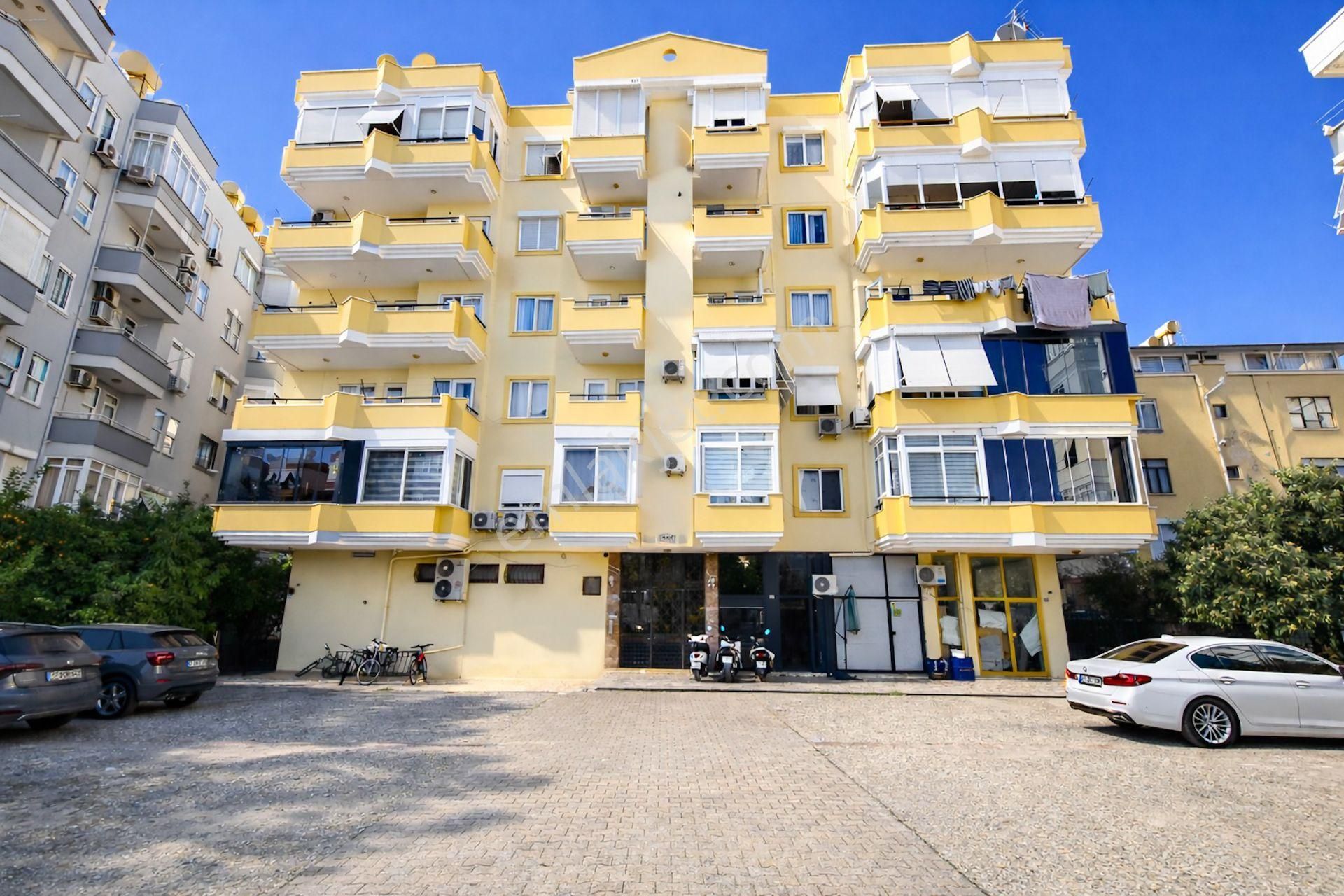 Alanya Saray Mahallesi'nde Caddeye Yakın Eşyalı 25 M² Dükkan