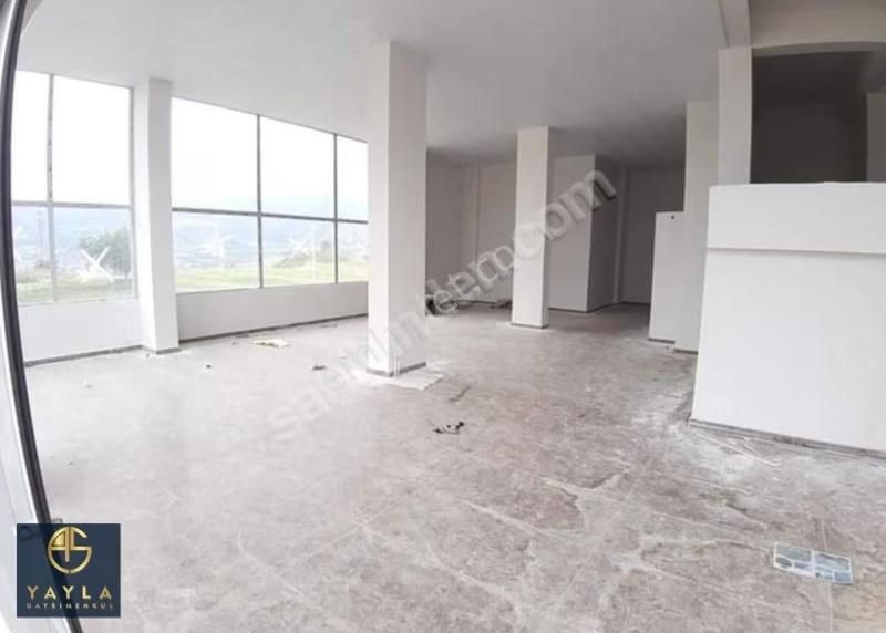 Yayla Gayrımenkulden Tepecıkte Satılık Fırsat Dükkan