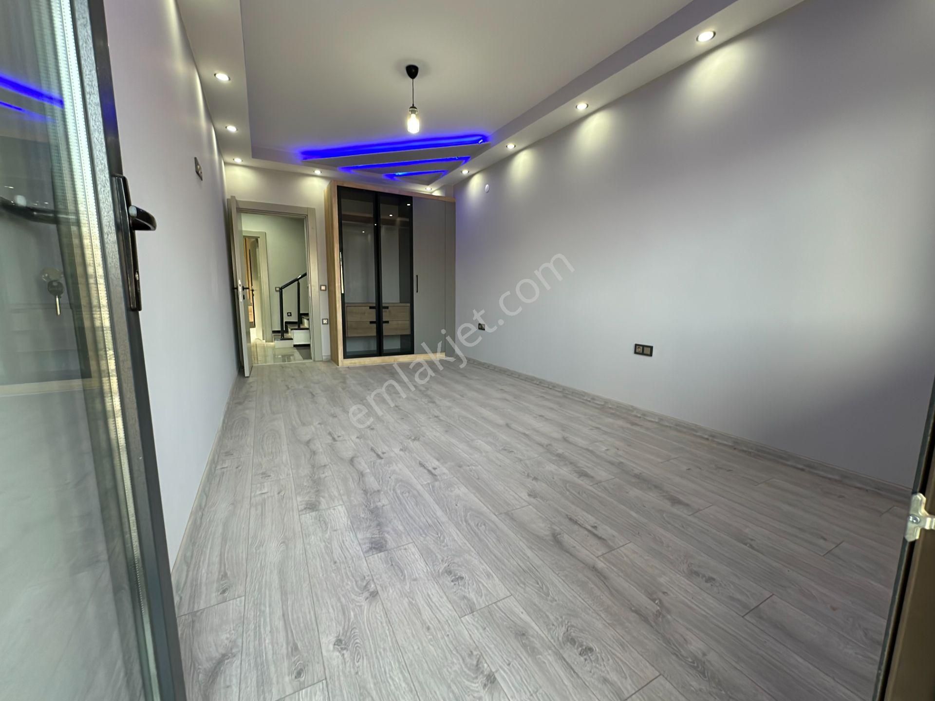 Altınkumda Denize 300 Metre Köşebaşı Çift Cephe 4+1 Ayrı Mutfaklı Ultra Lüx Villa - Görsel 21