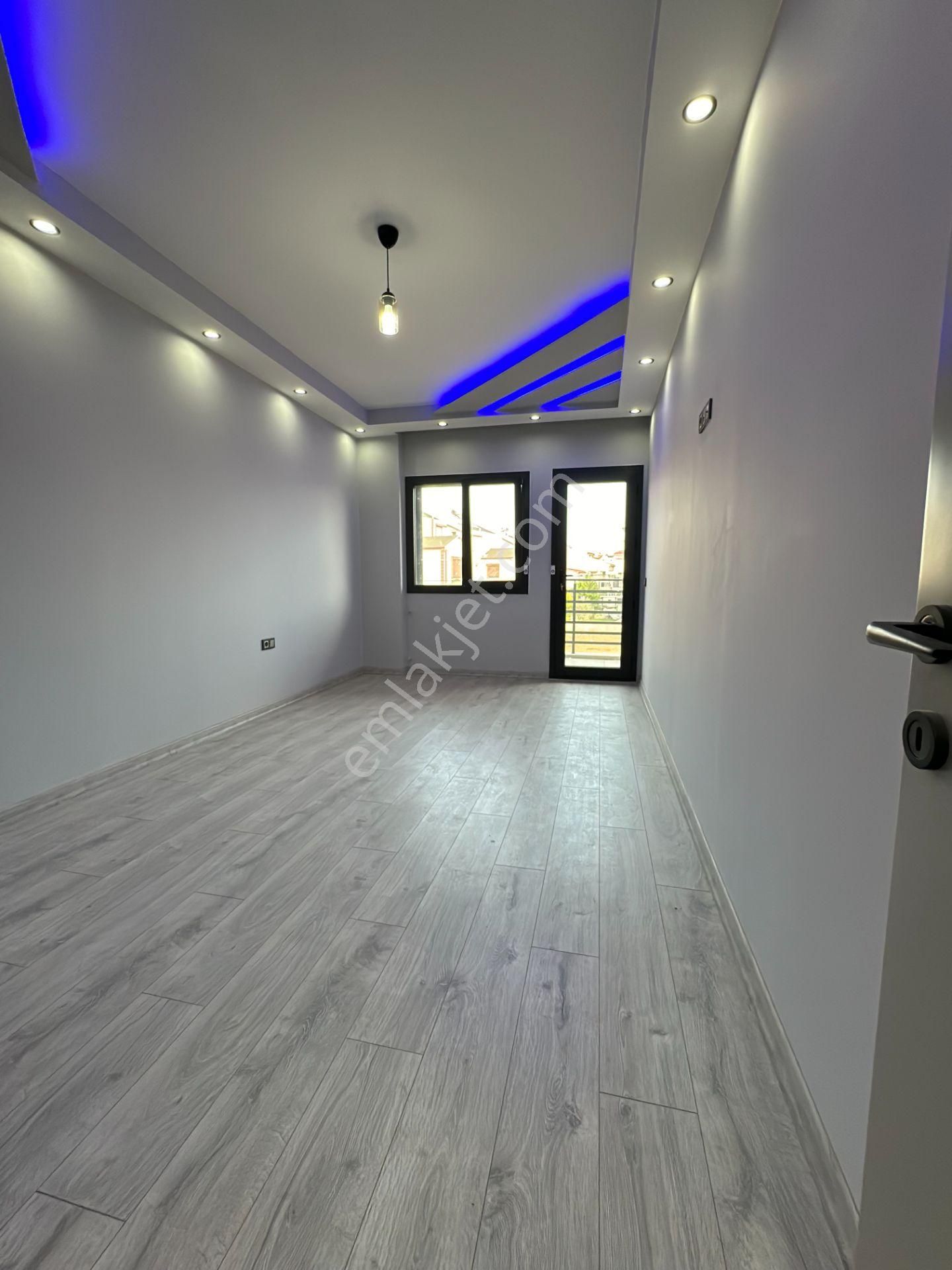 Altınkumda Denize 300 Metre Köşebaşı Çift Cephe 4+1 Ayrı Mutfaklı Ultra Lüx Villa - Görsel 18