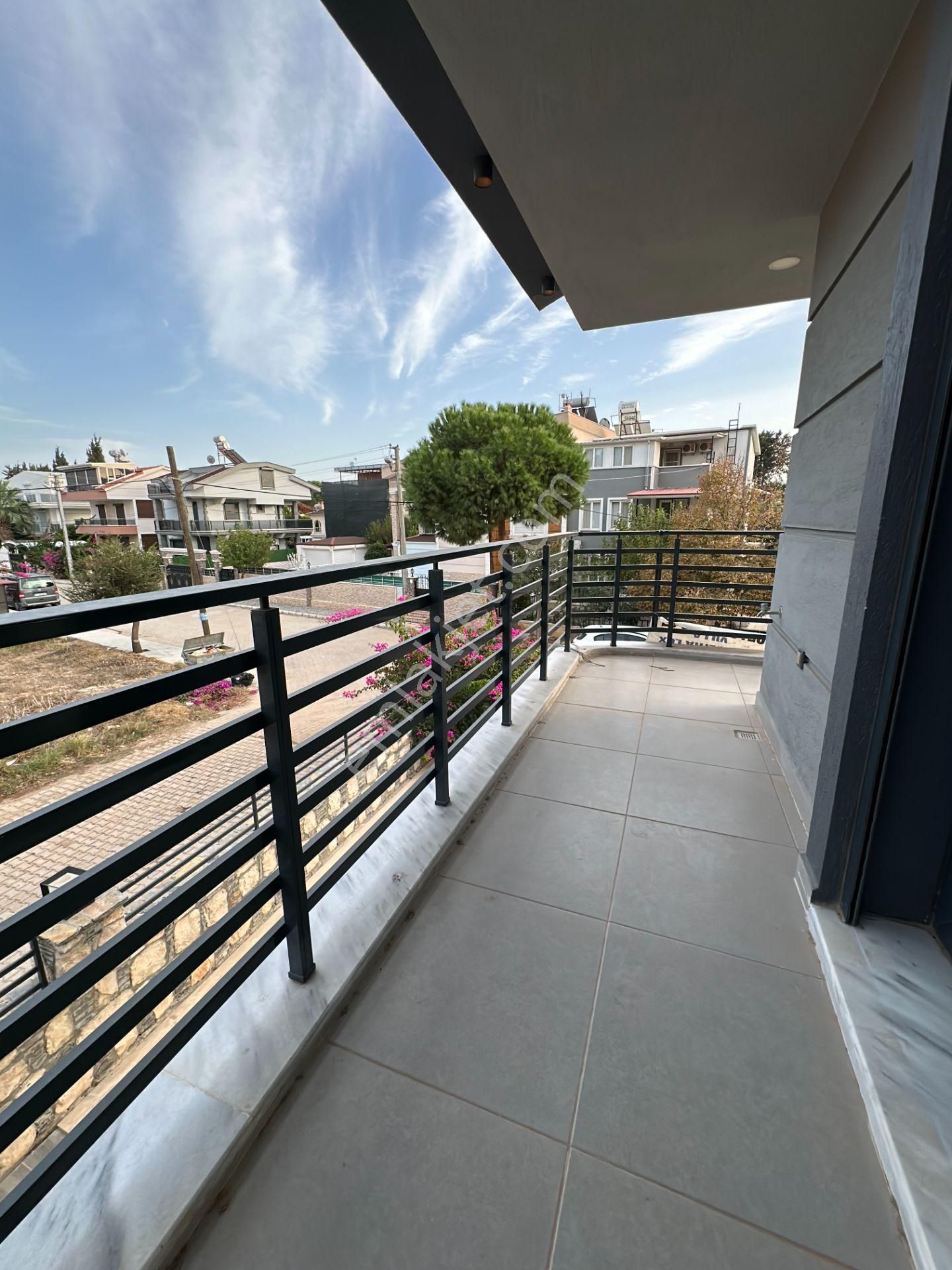 Altınkumda Denize 300 Metre Köşebaşı Çift Cephe 4+1 Ayrı Mutfaklı Ultra Lüx Villa - Görsel 24