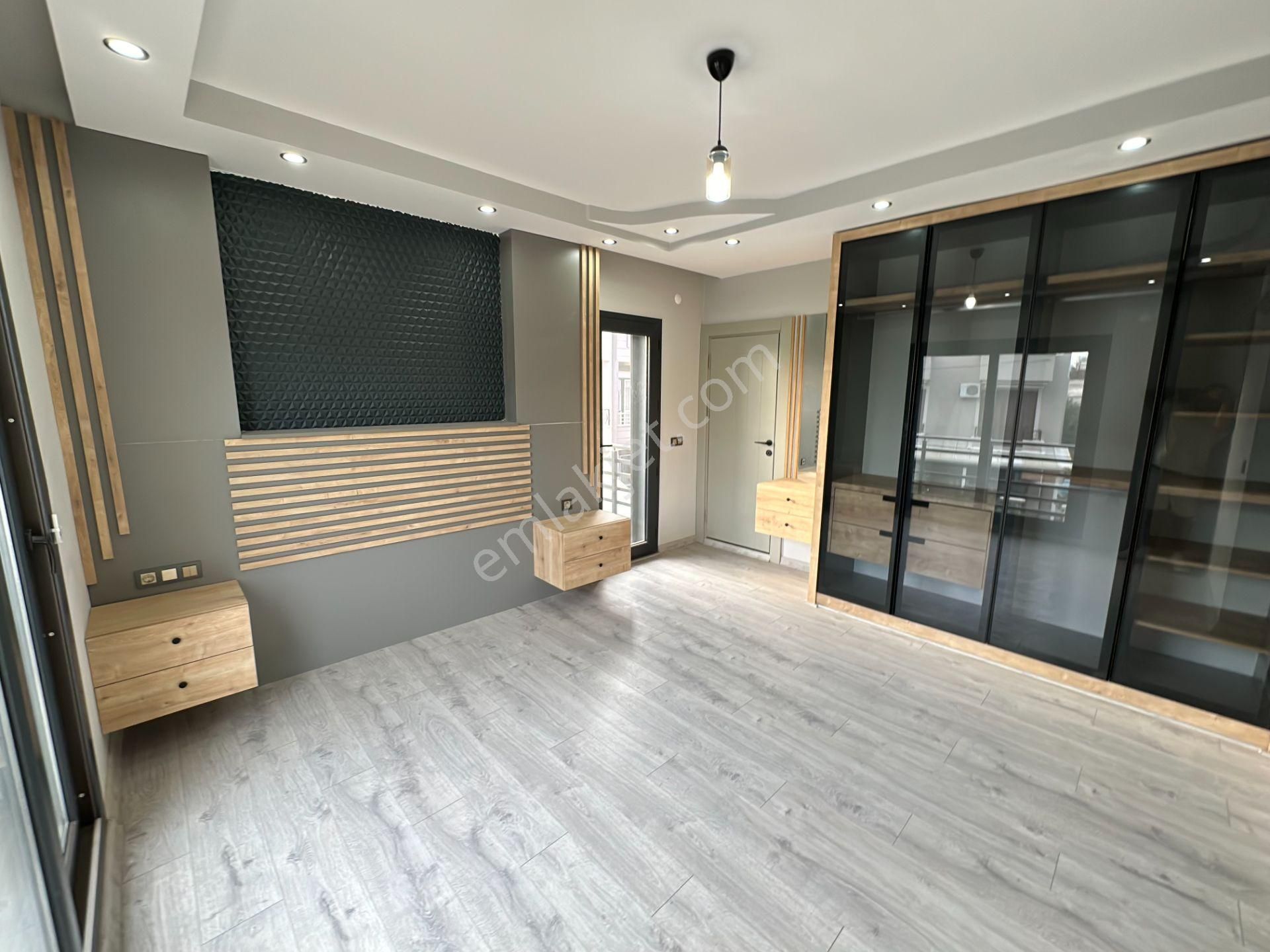 Altınkumda Denize 300 Metre Köşebaşı Çift Cephe 4+1 Ayrı Mutfaklı Ultra Lüx Villa - Görsel 28