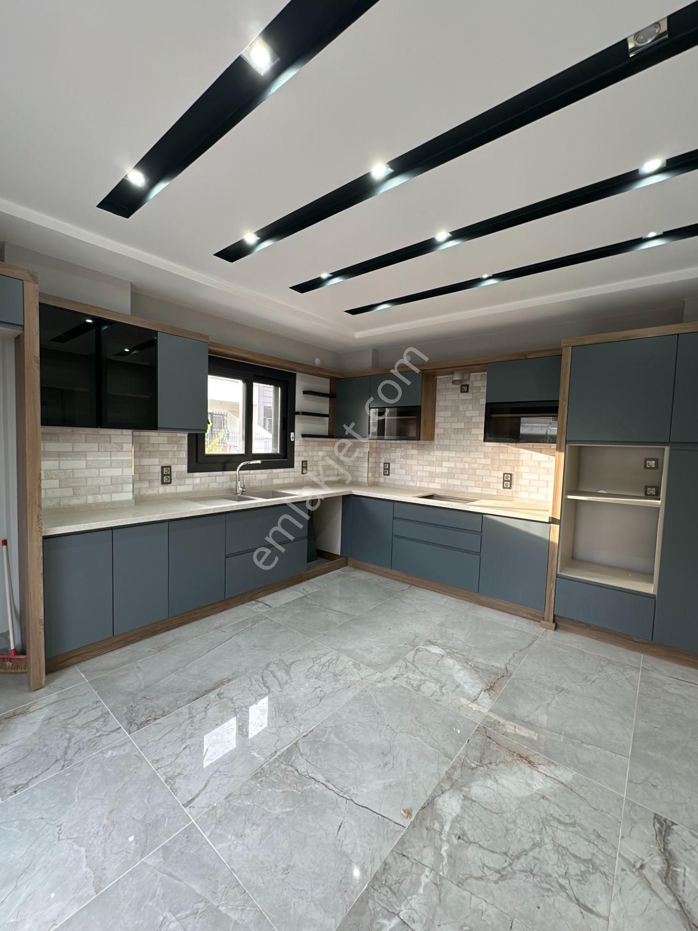 Altınkumda Denize 300 Metre Köşebaşı Çift Cephe 4+1 Ayrı Mutfaklı Ultra Lüx Villa - Görsel 14