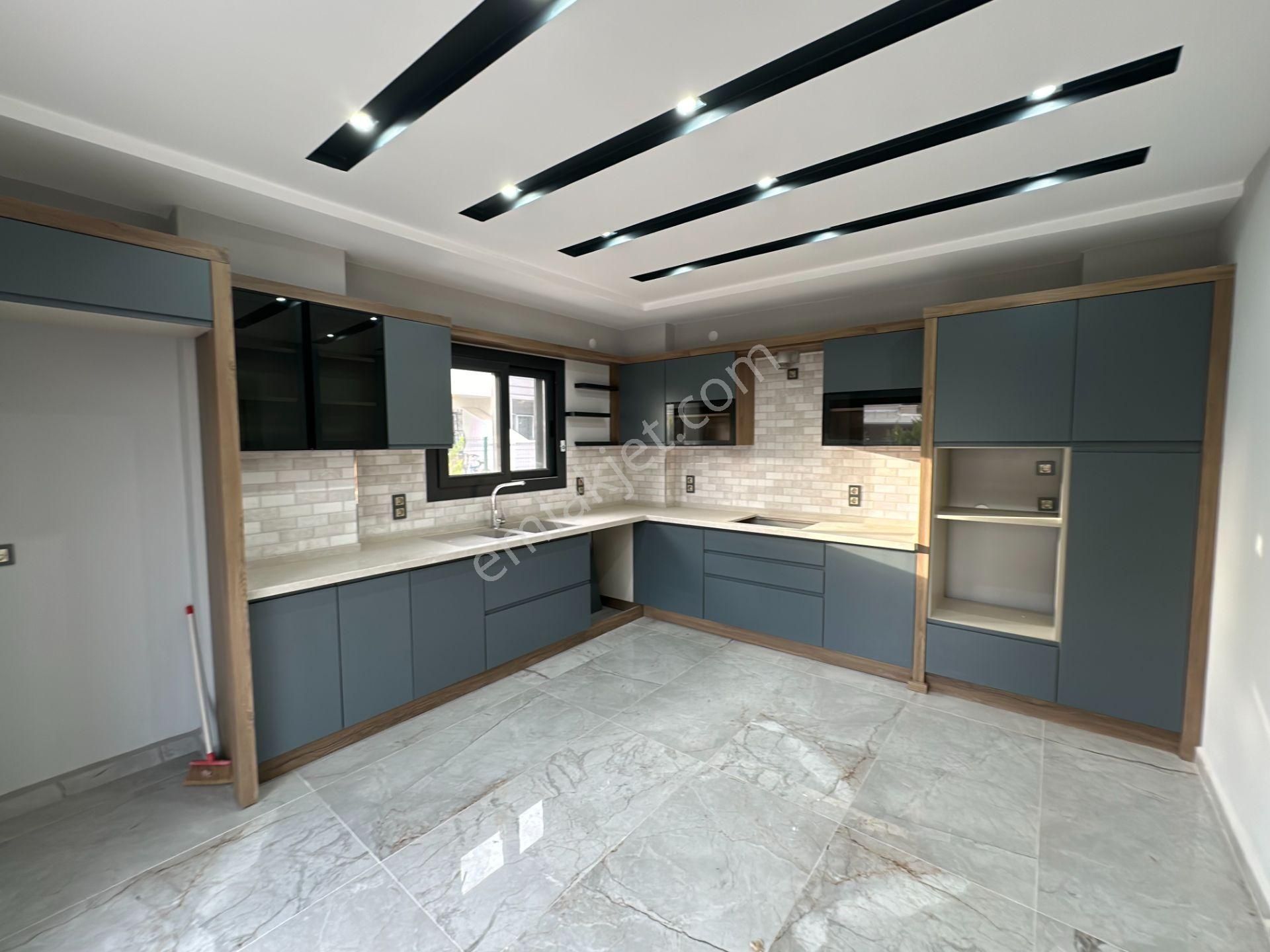 Altınkumda Denize 300 Metre Köşebaşı Çift Cephe 4+1 Ayrı Mutfaklı Ultra Lüx Villa - Görsel 15