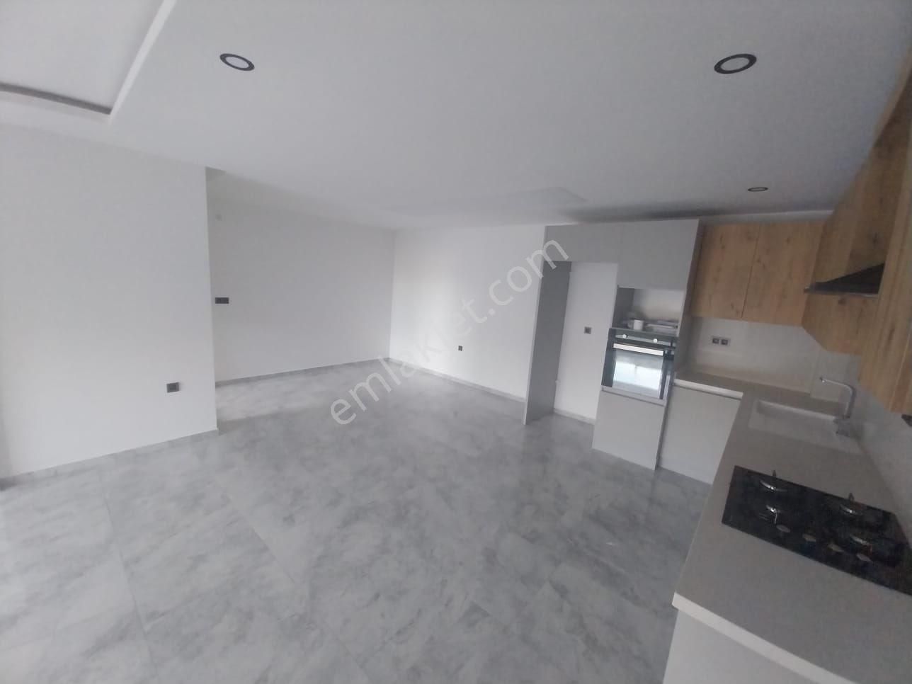 Davutlar'da Yolun Alt Tarafında Denize 800 Metre Mesafe'de 3+1 Lüks Satılık Villa - Görsel 3