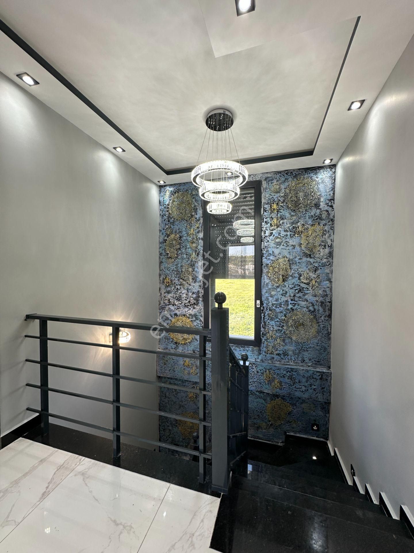 Villacı Onur'dan Fırsat Fiyata Satılık 3+1 Müstakil Havuzlu Lüx Villa - Görsel 19