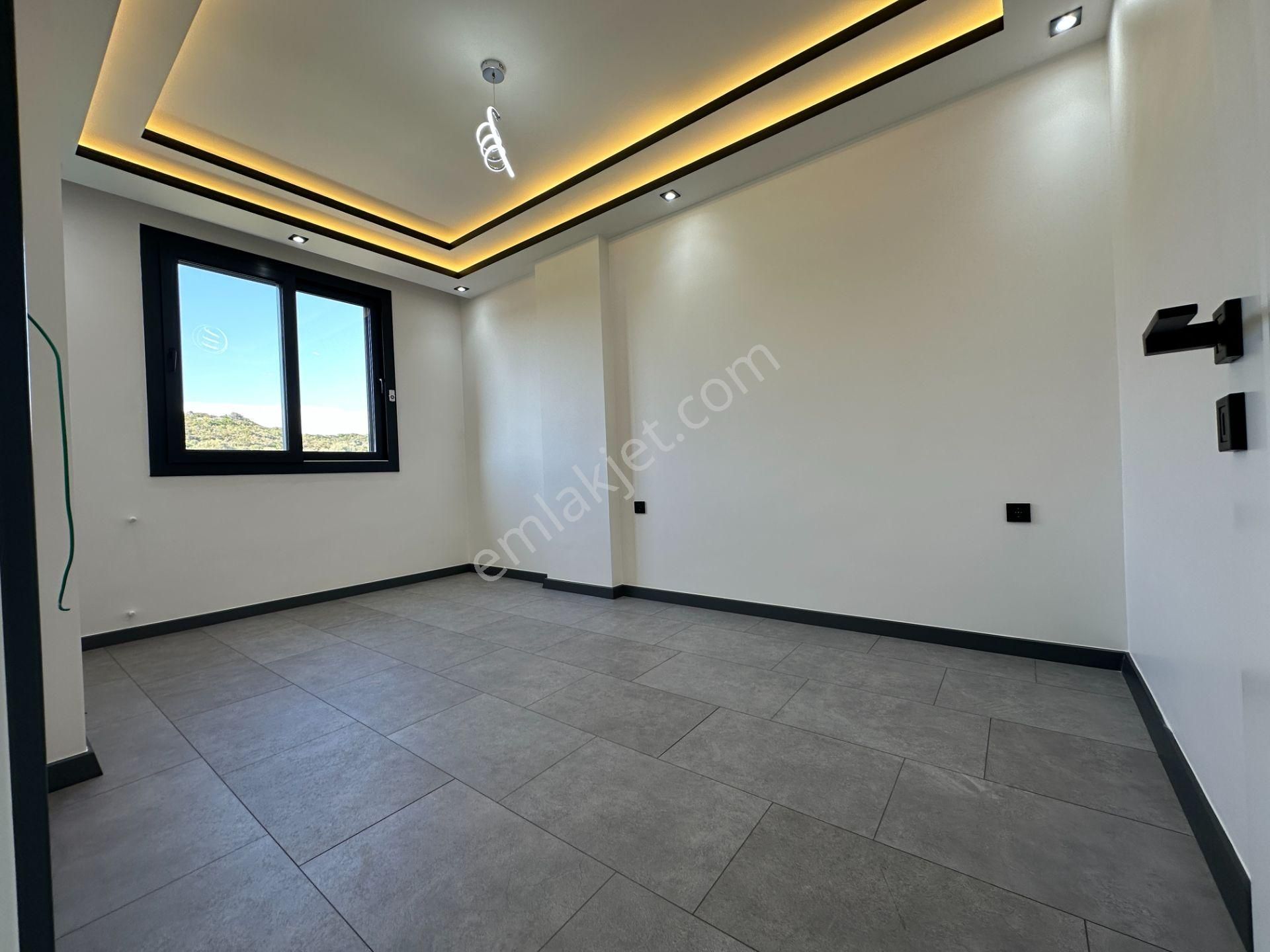 Villacı Onur'dan Fırsat Fiyata Satılık 3+1 Müstakil Havuzlu Lüx Villa - Görsel 24