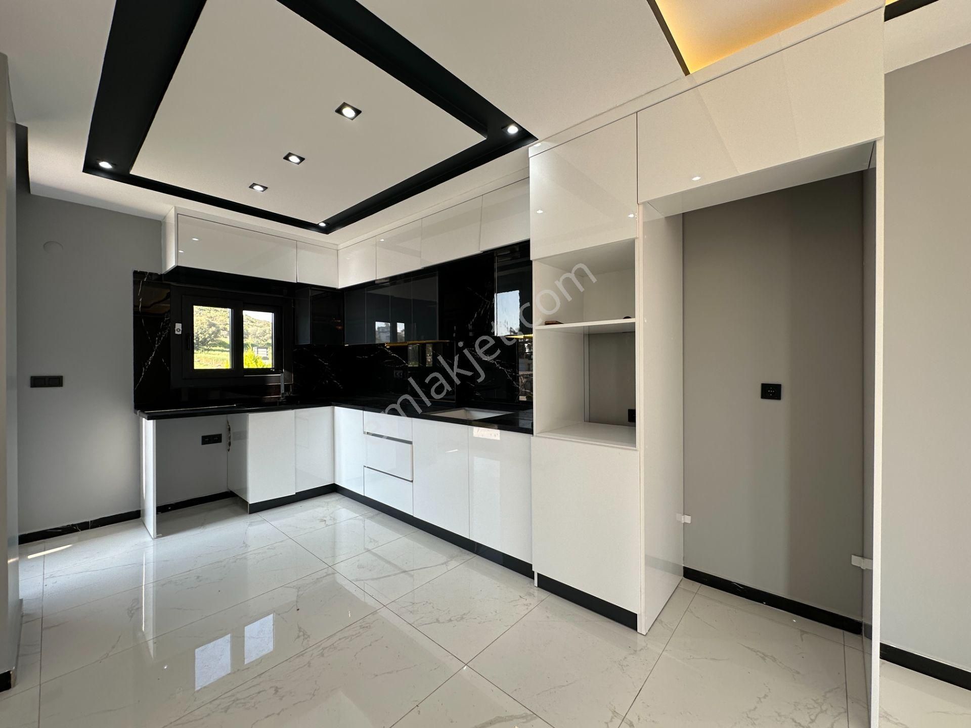 Villacı Onur'dan Fırsat Fiyata Satılık 3+1 Müstakil Havuzlu Lüx Villa - Görsel 15